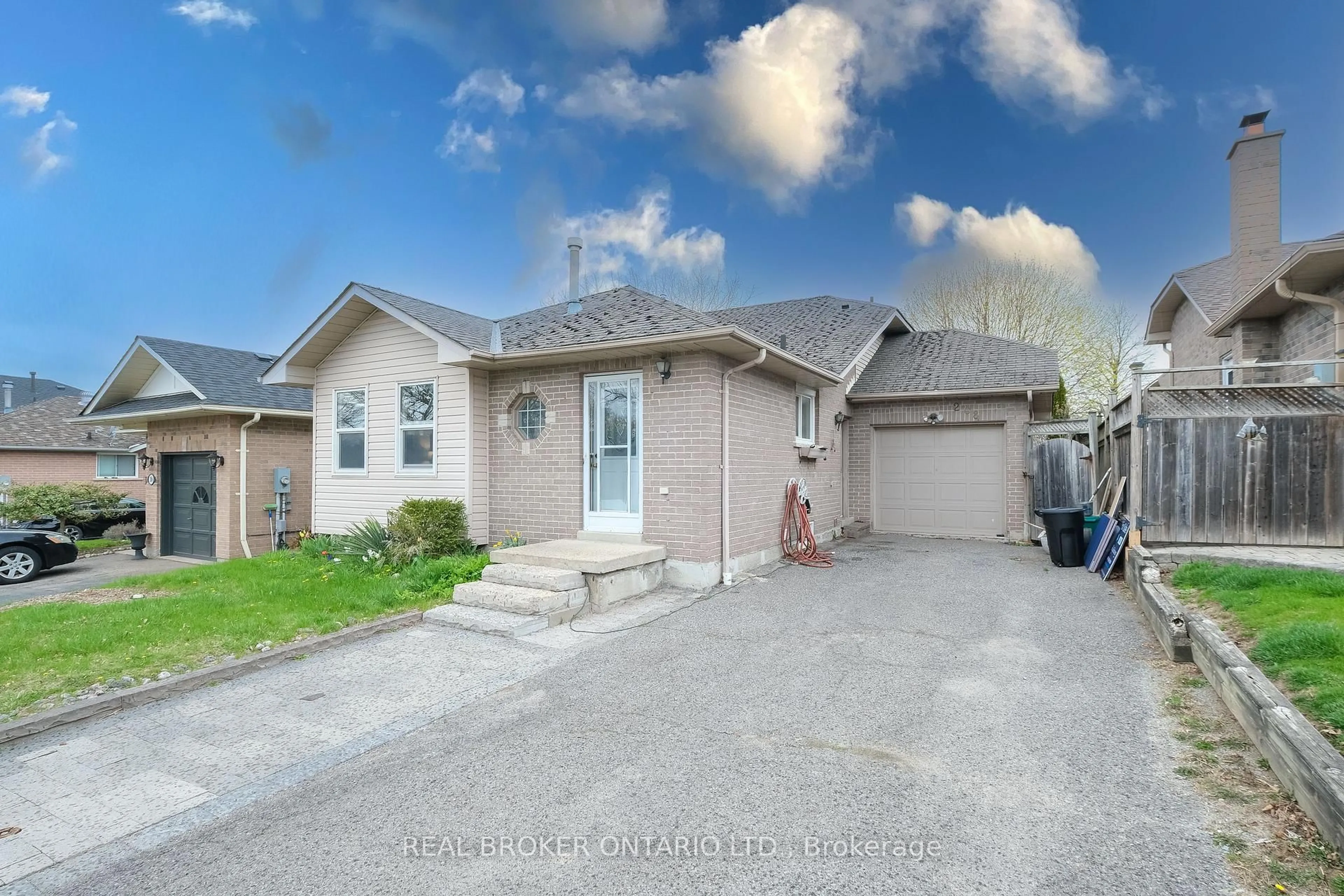 Unknown for 208 Johnson Ave, Whitby Ontario L1N 9B3