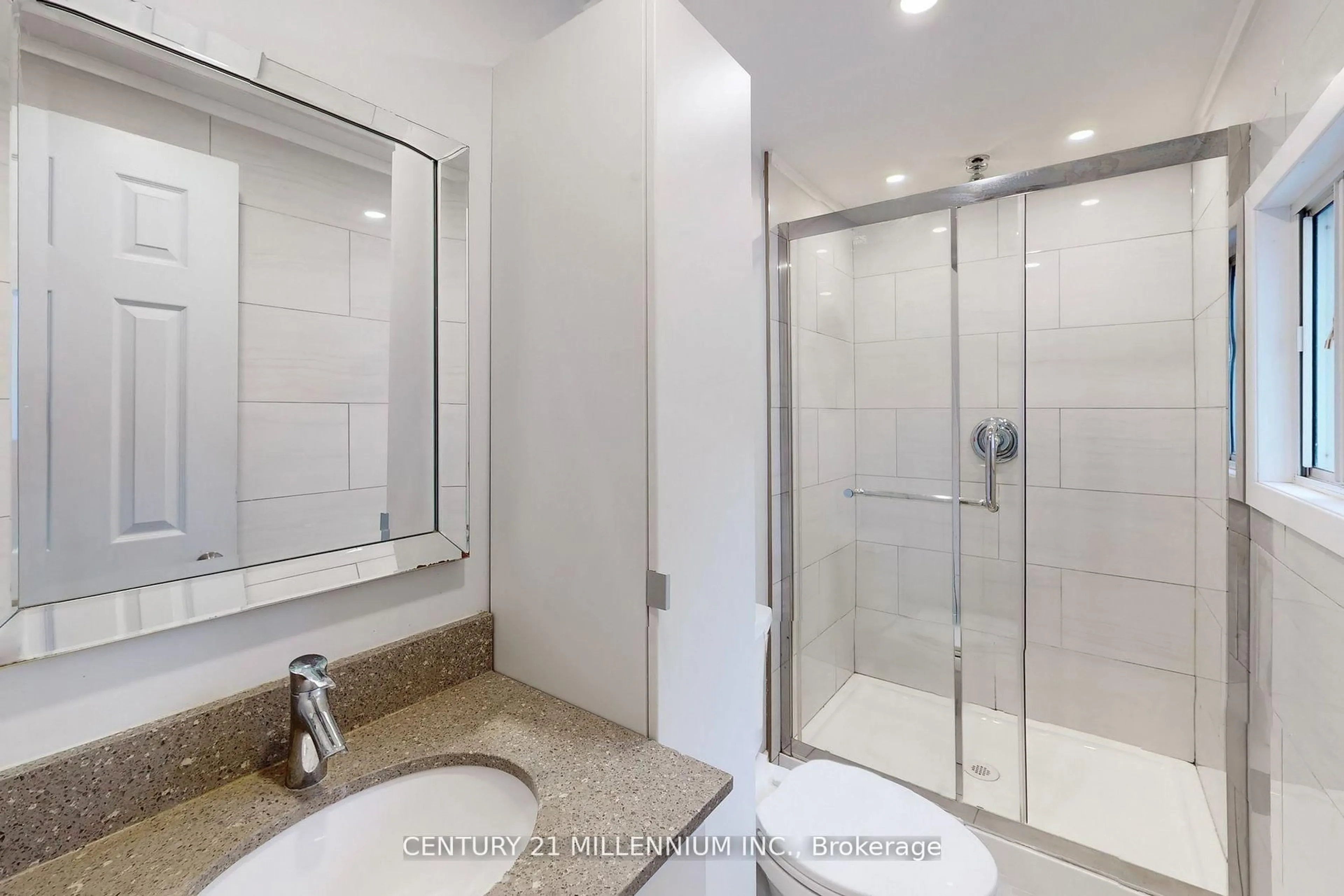 Standard bathroom, ceramic/tile floor for 142 Annis St, Oshawa Ontario L1H 3P4