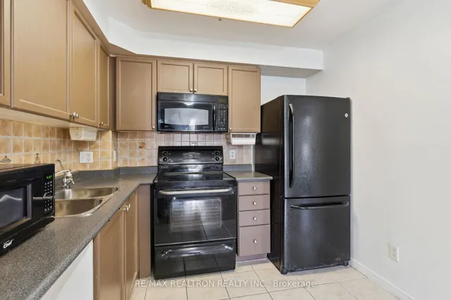 Additional property image - 684 Warden Ave Unit 103