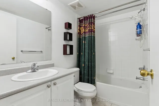 Additional property image - 684 Warden Ave Unit 103
