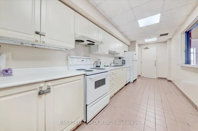 Additional property image - 8 Lee Centre Dr Unit 306