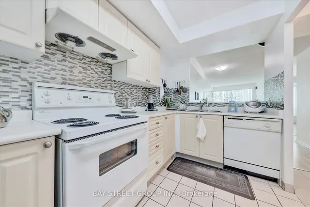Additional property image - 8 Lee Centre Dr Unit 306