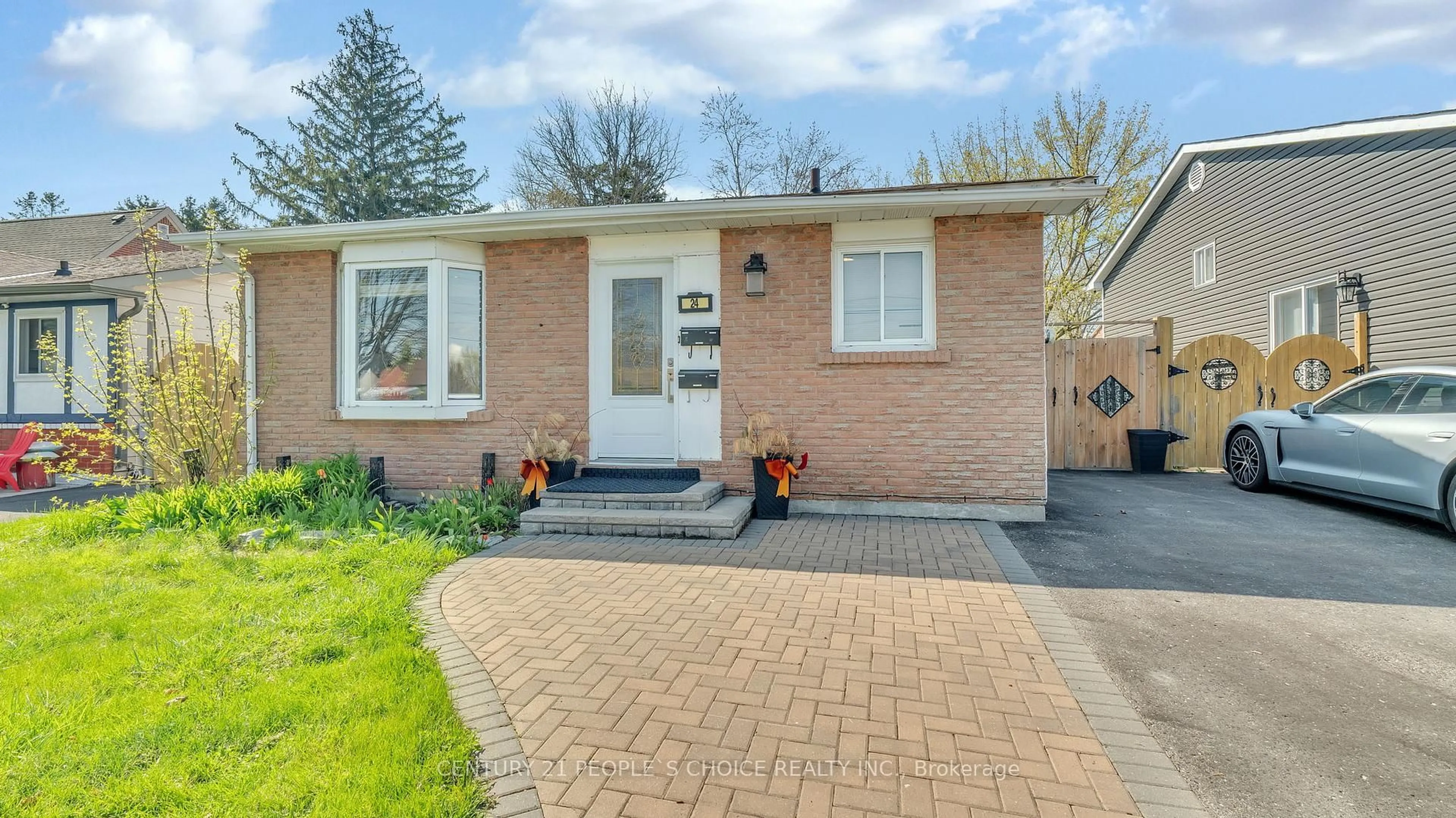 Home with brick exterior material, street for 24 Grassmere Crt, Oshawa Ontario L1H 3X4