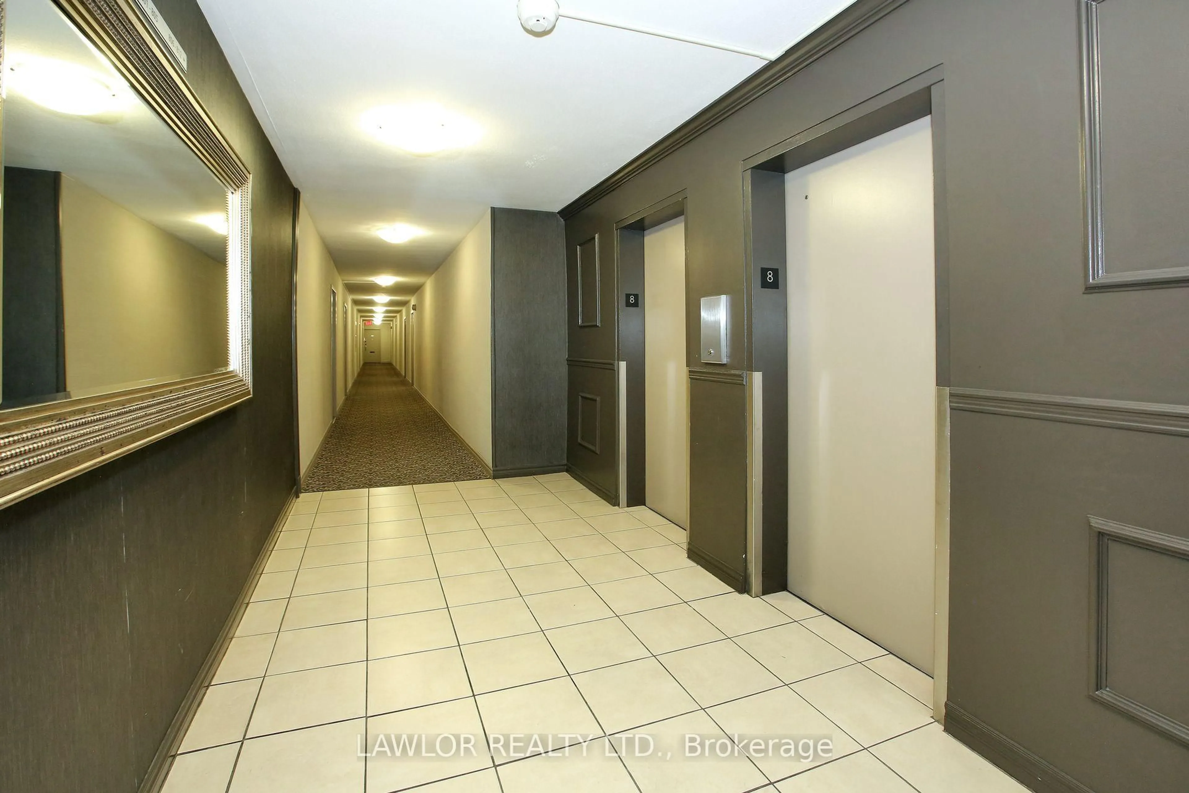 Indoor foyer for 3311 KINGSTON Rd #808, Toronto Ontario M1M 1R1