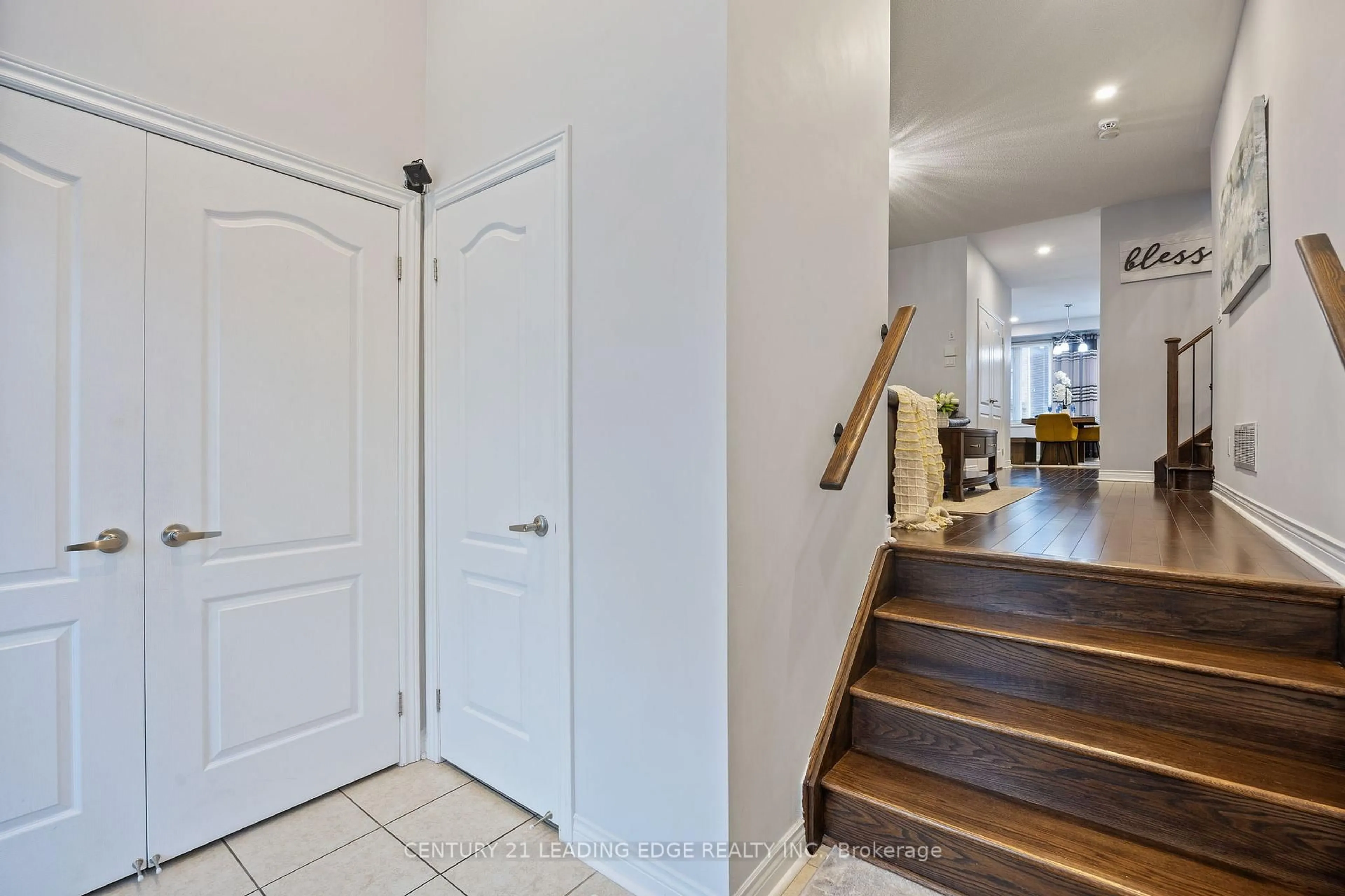 Indoor entryway for 84 Garrardview St, Ajax Ontario L1Z 0R2