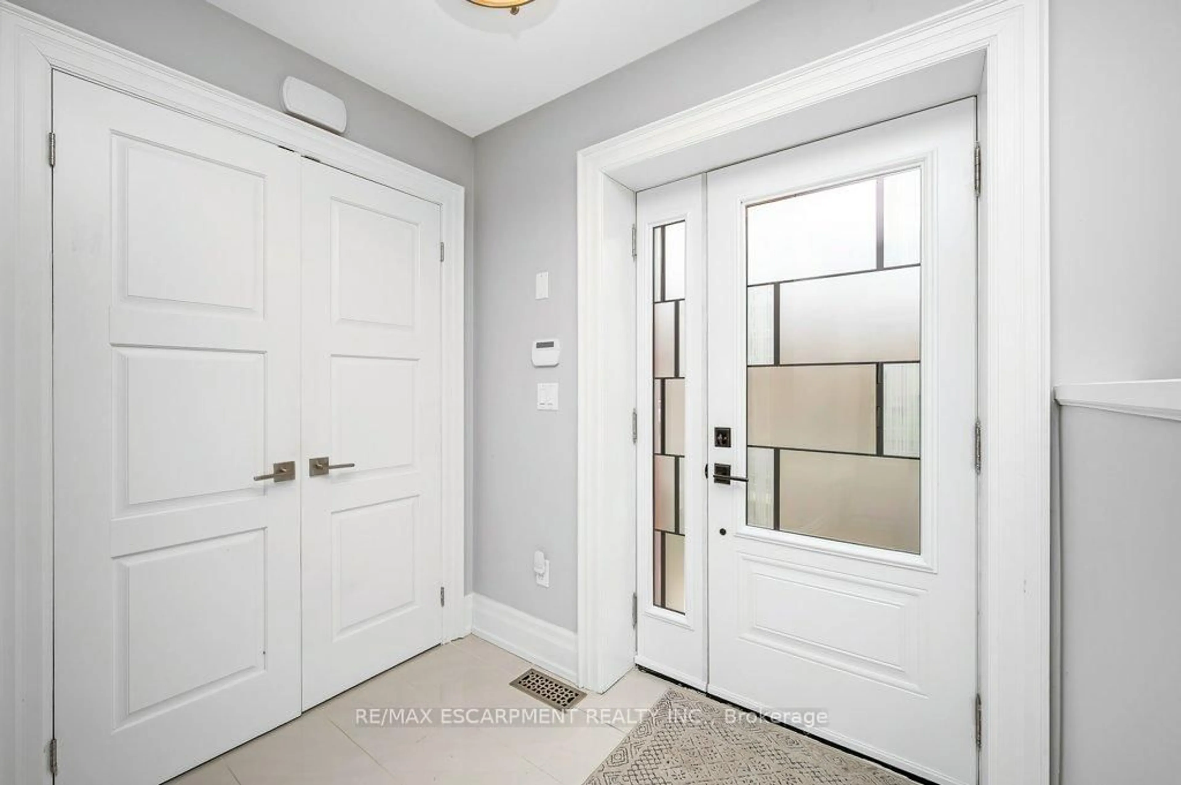 Indoor entryway for 820 Cosburn Ave, Toronto Ontario M4C 2W1