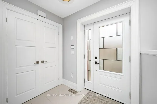 Additional property image - 820 Cosburn Ave