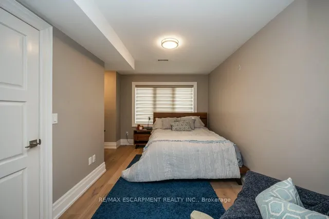 Additional property image - 820 Cosburn Ave