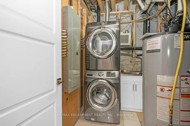 Additional property image - 820 Cosburn Ave