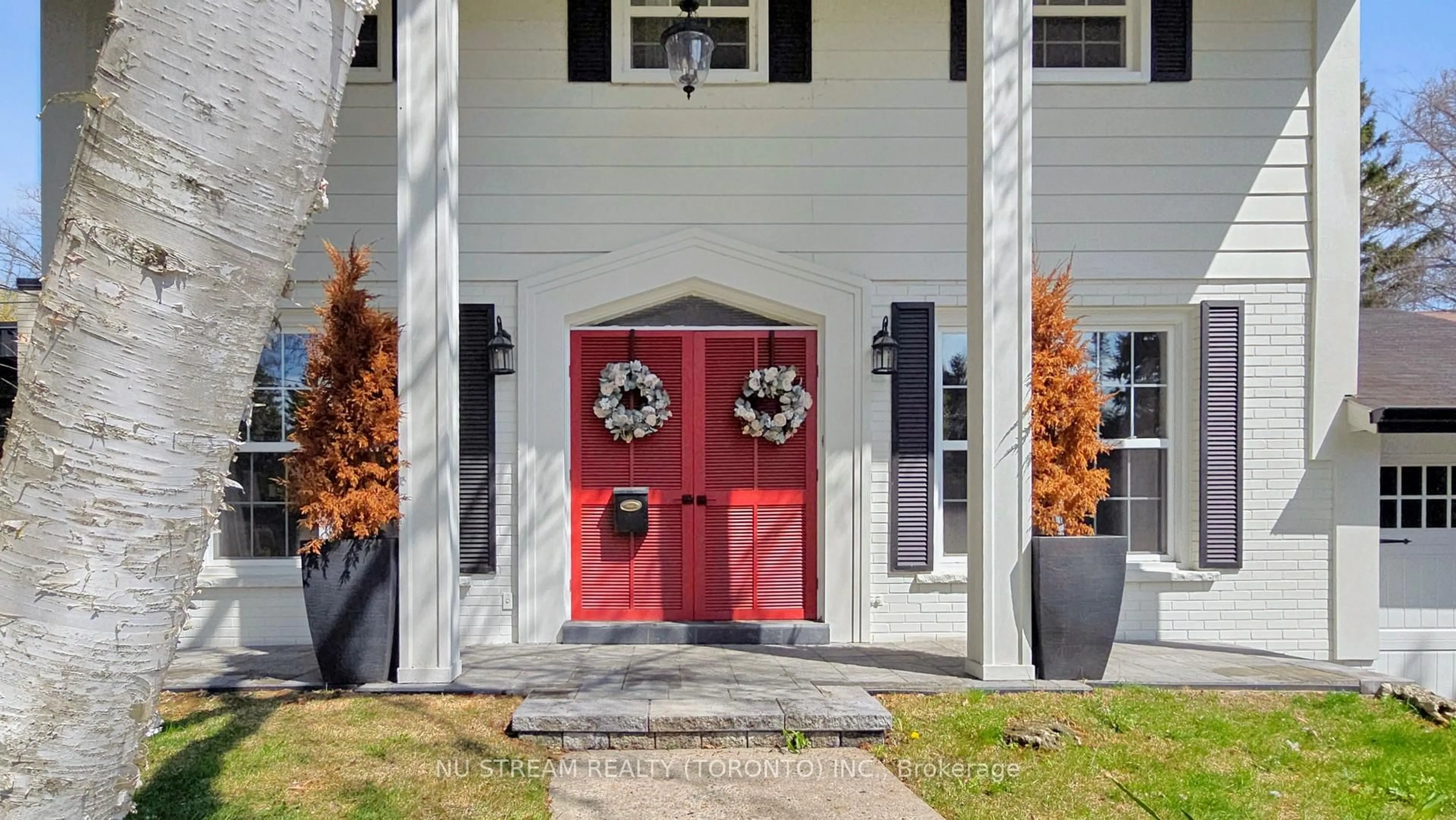 Indoor entryway for 565 Rouge Hills Dr, Toronto Ontario M1C 2Z9