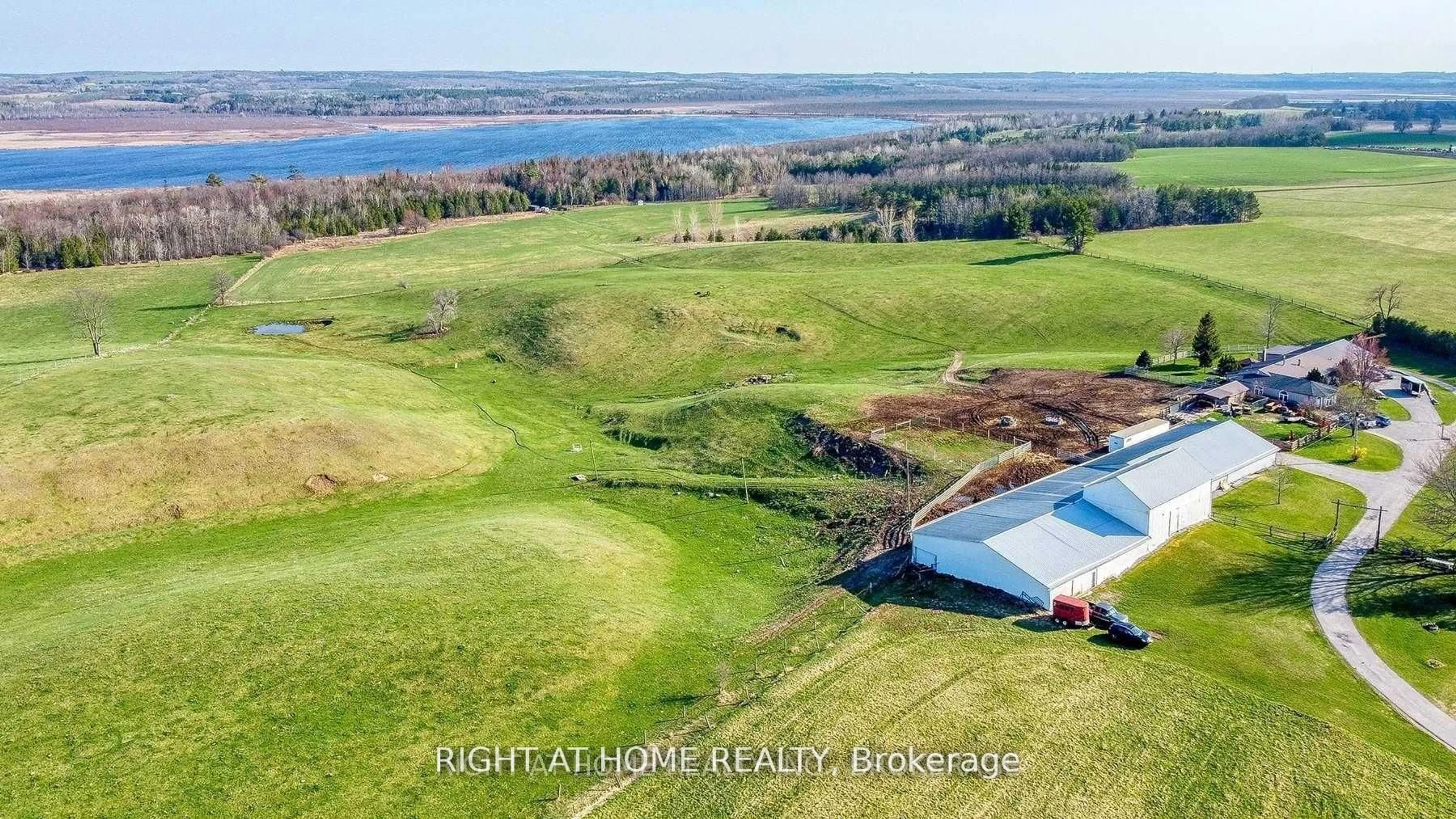 A pic from outside/outdoor area/front of a property/back of a property/a pic from drone, water/lake/river/ocean view for 2614 Head Rd, Scugog Ontario L9L 1B4