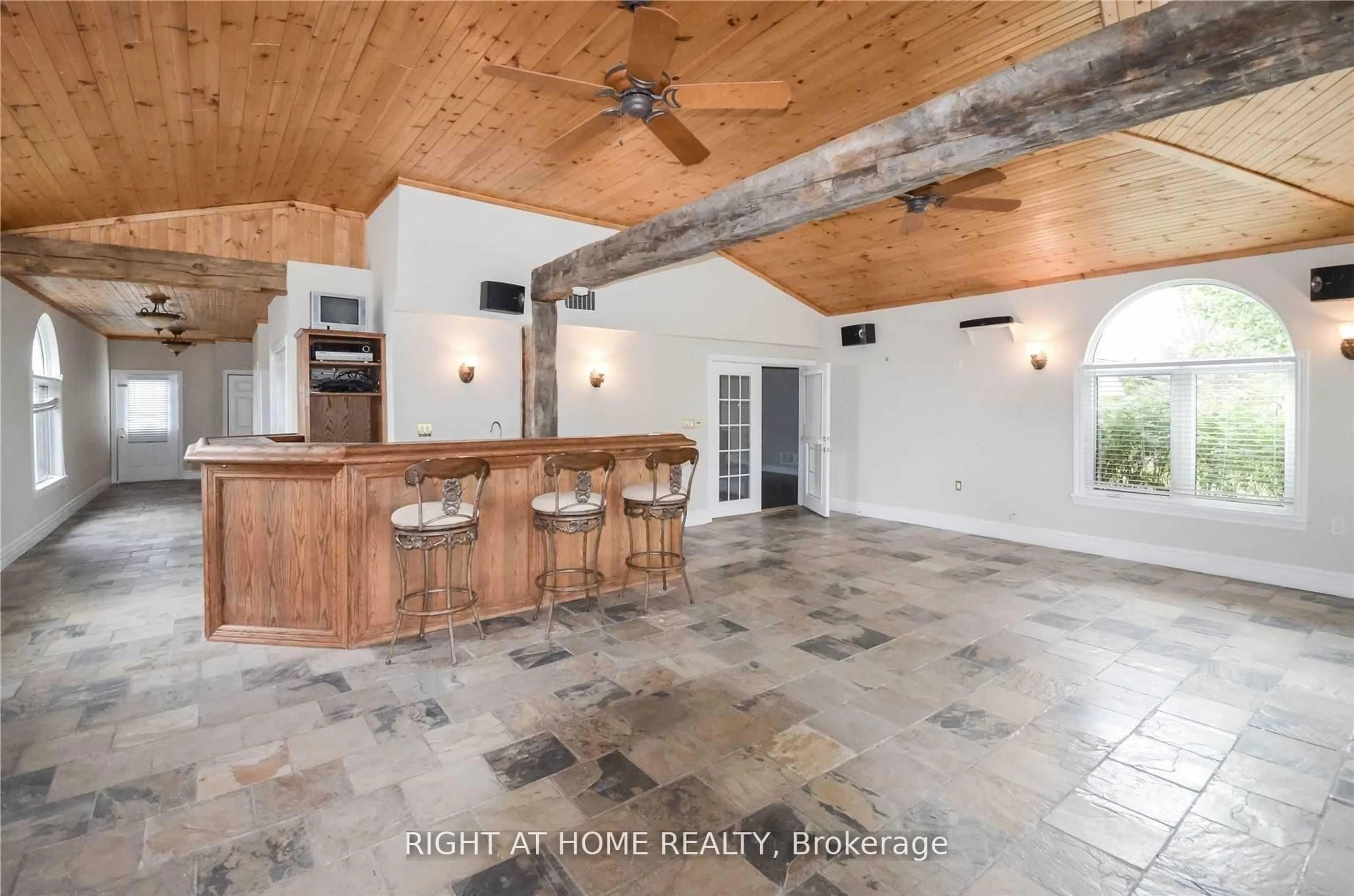 Open concept kitchen, ceramic/tile floor for 2614 Head Rd, Scugog Ontario L9L 1B4