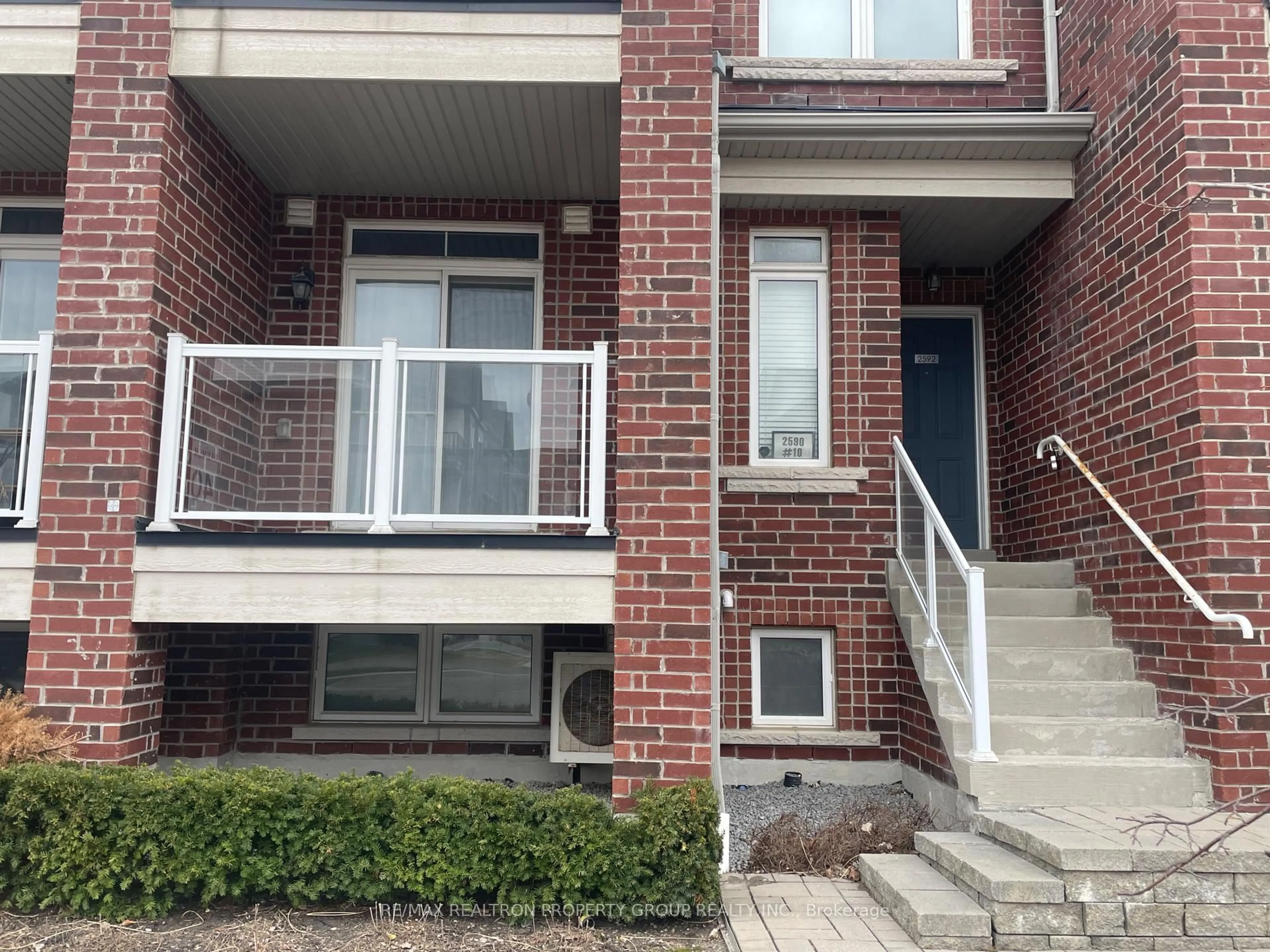 Home with brick exterior material, street for 2590 William Jackson Dr #10, Pickering Ontario L1X 0E5