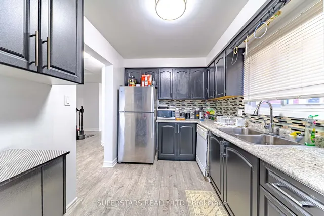 Additional property image - 23 Lord Sydenham Crt