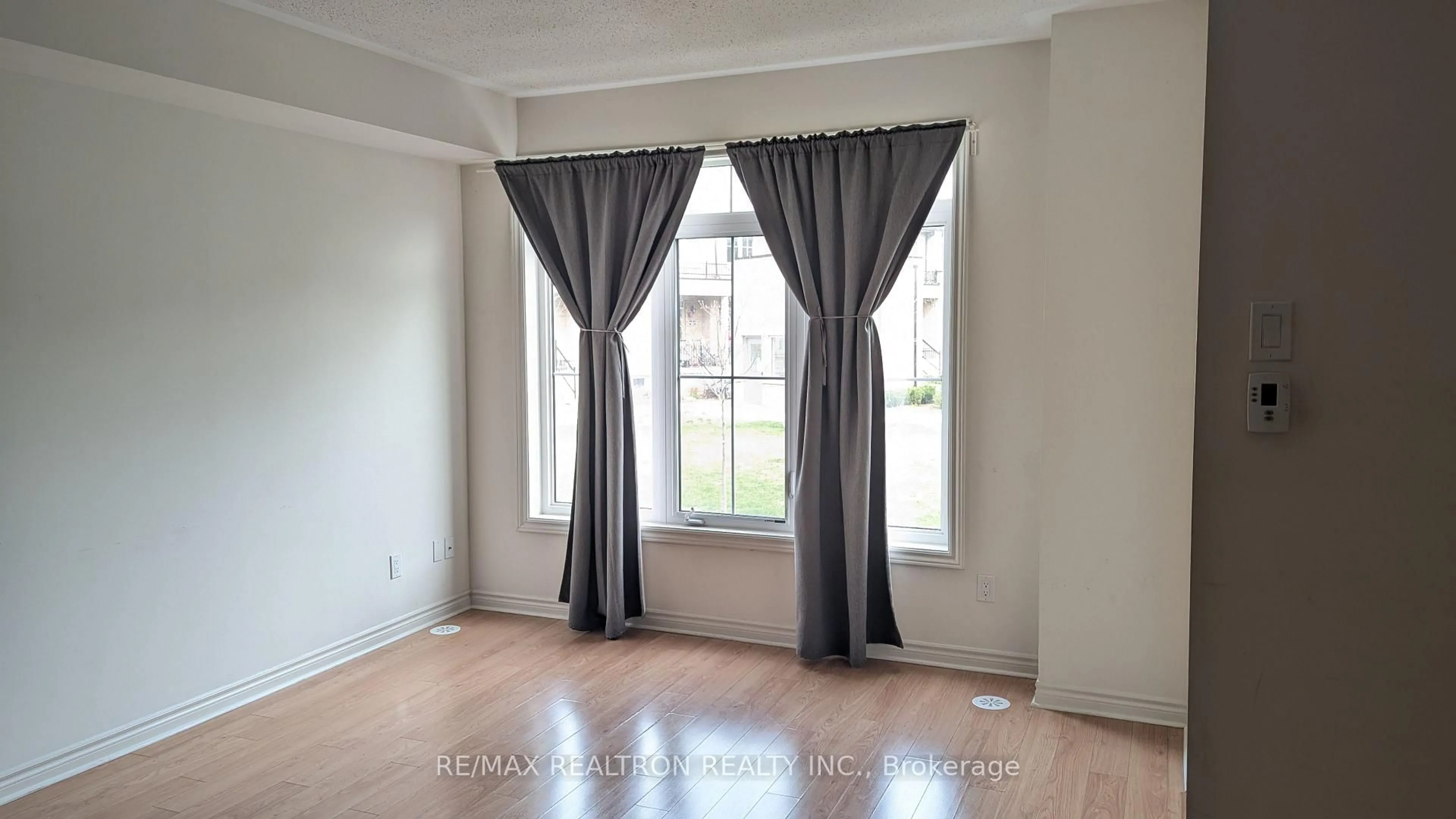 A pic of a room for 8 Eaton Park Lane #18, Toronto Ontario M1W 0A5