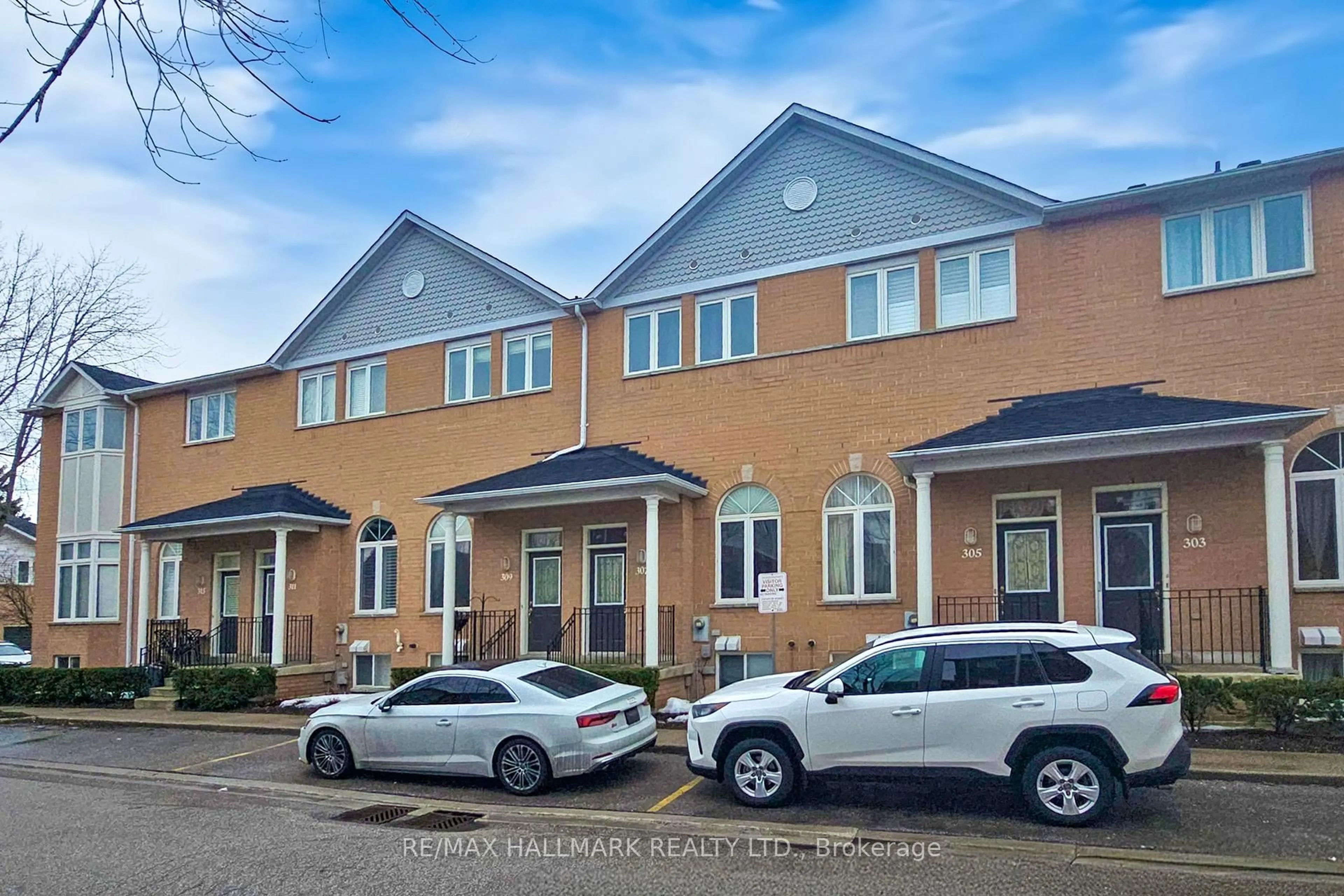 A pic from outside/outdoor area/front of a property/back of a property/a pic from drone, street for 83 Mondeo Dr #307, Toronto Ontario M1P 5B6