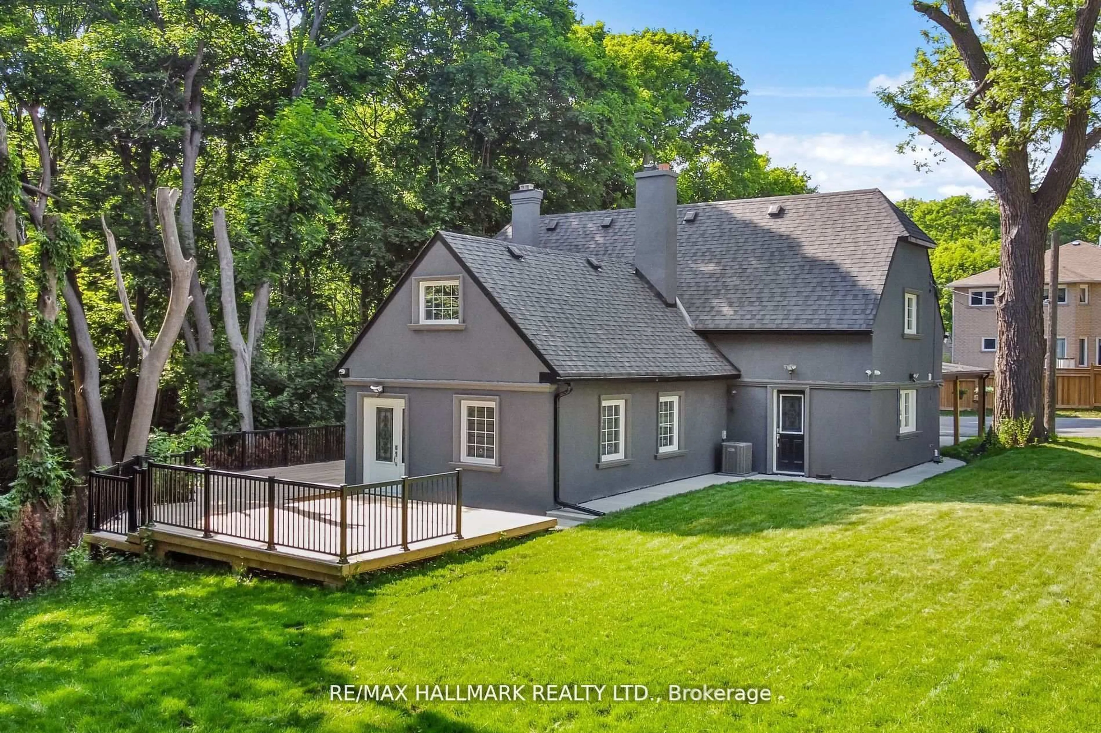 A pic from outside/outdoor area/front of a property/back of a property/a pic from drone, street for 551 Military Tr, Toronto Ontario M1E 4S7