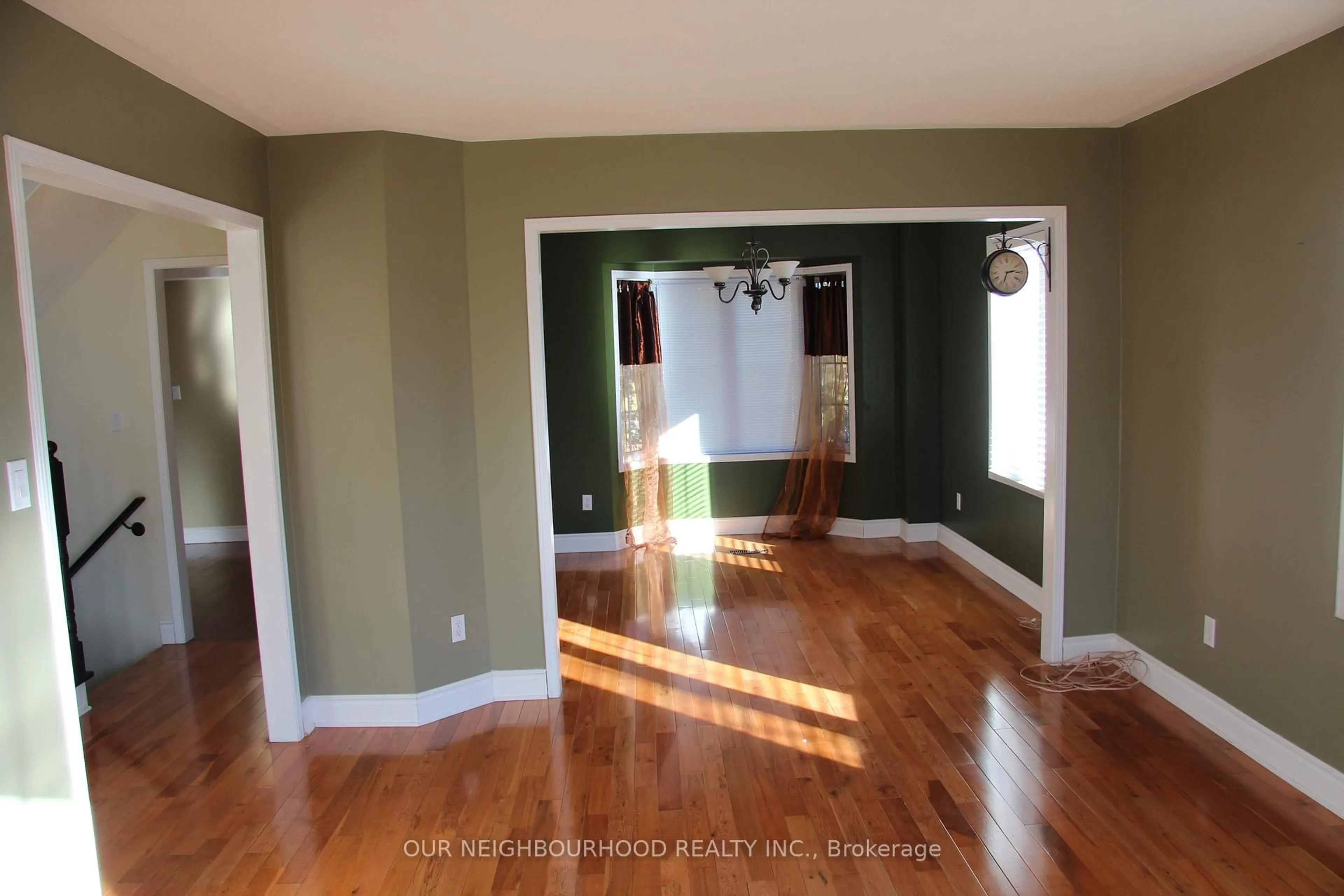 Indoor entryway for 2341 Clearside Crt, Pickering Ontario L1X 2V1