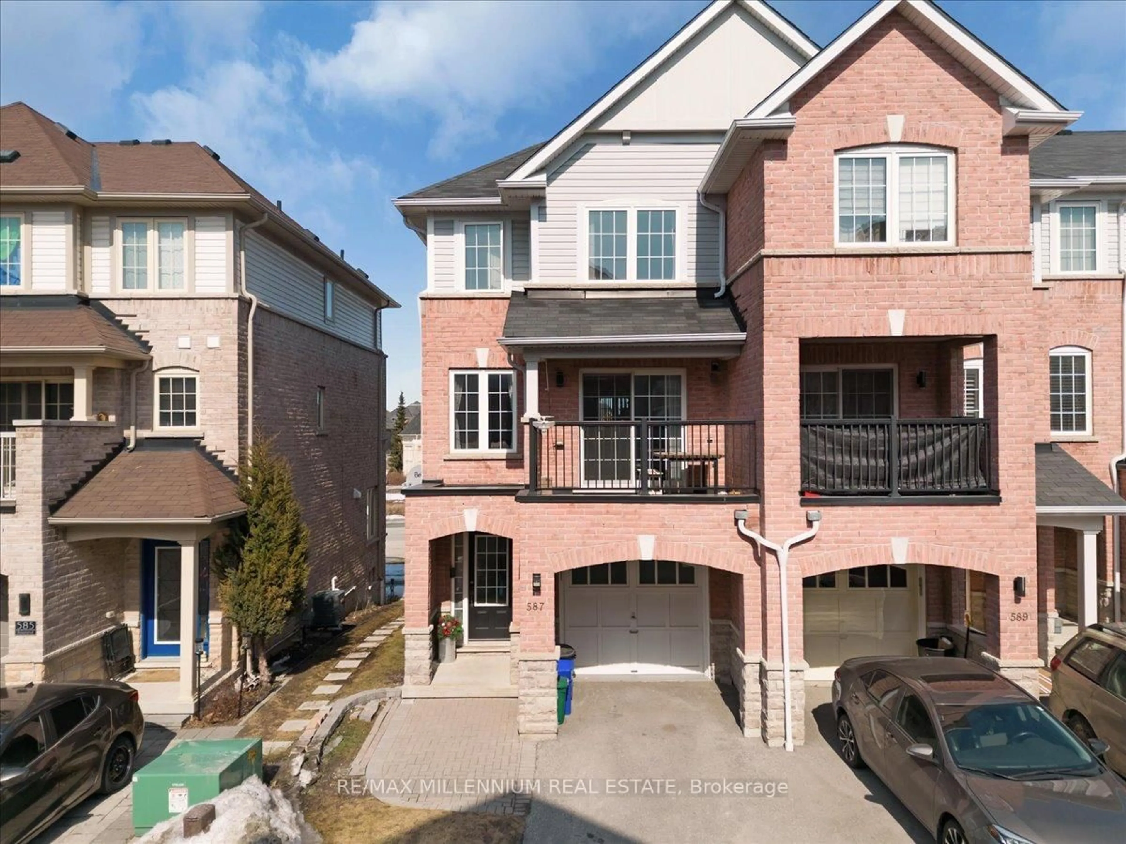 A pic from outside/outdoor area/front of a property/back of a property/a pic from drone, street for 587 Rossland Rd, Ajax Ontario L1Z 0K7