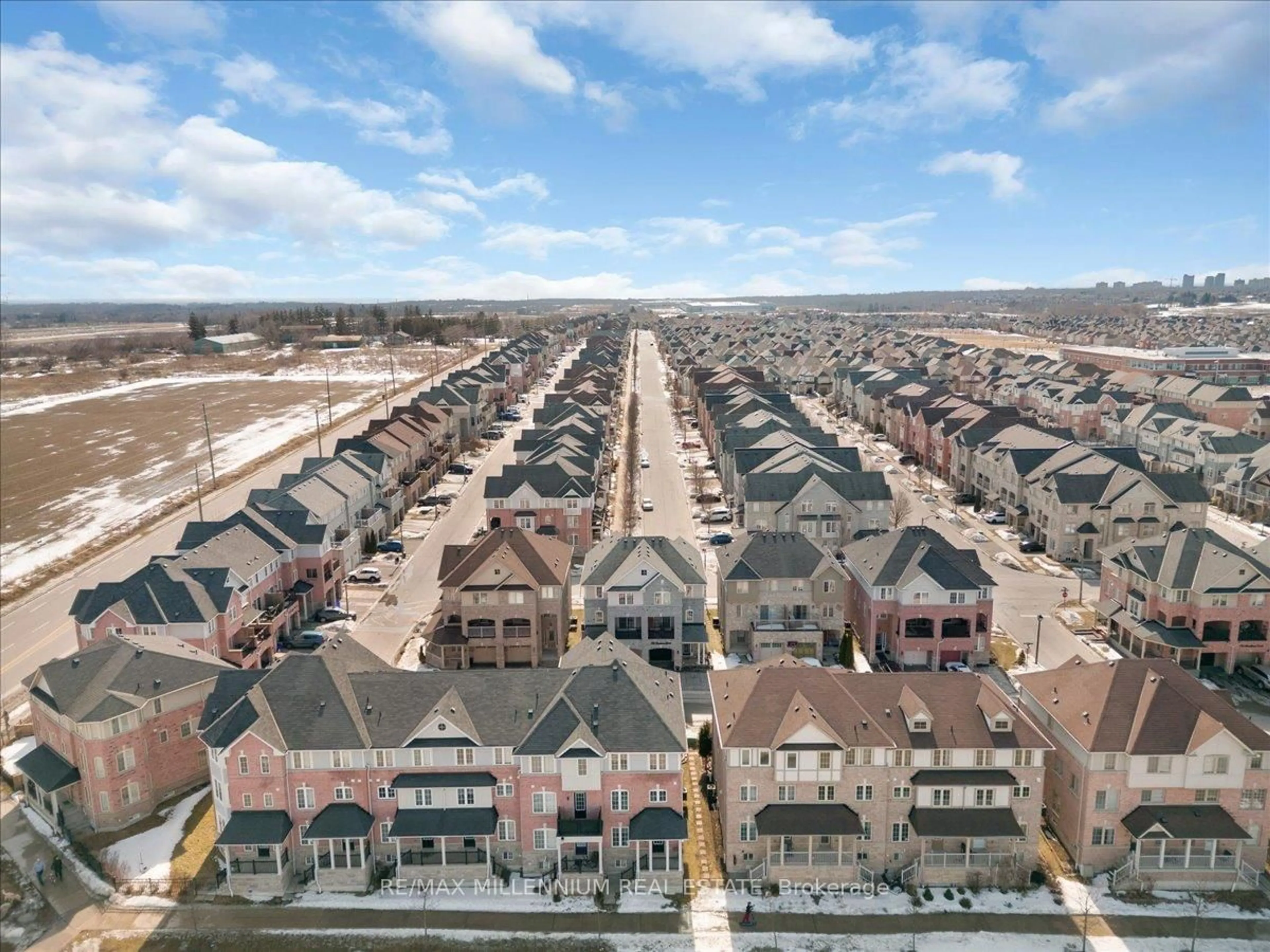 A pic from outside/outdoor area/front of a property/back of a property/a pic from drone, street for 587 Rossland Rd, Ajax Ontario L1Z 0K7
