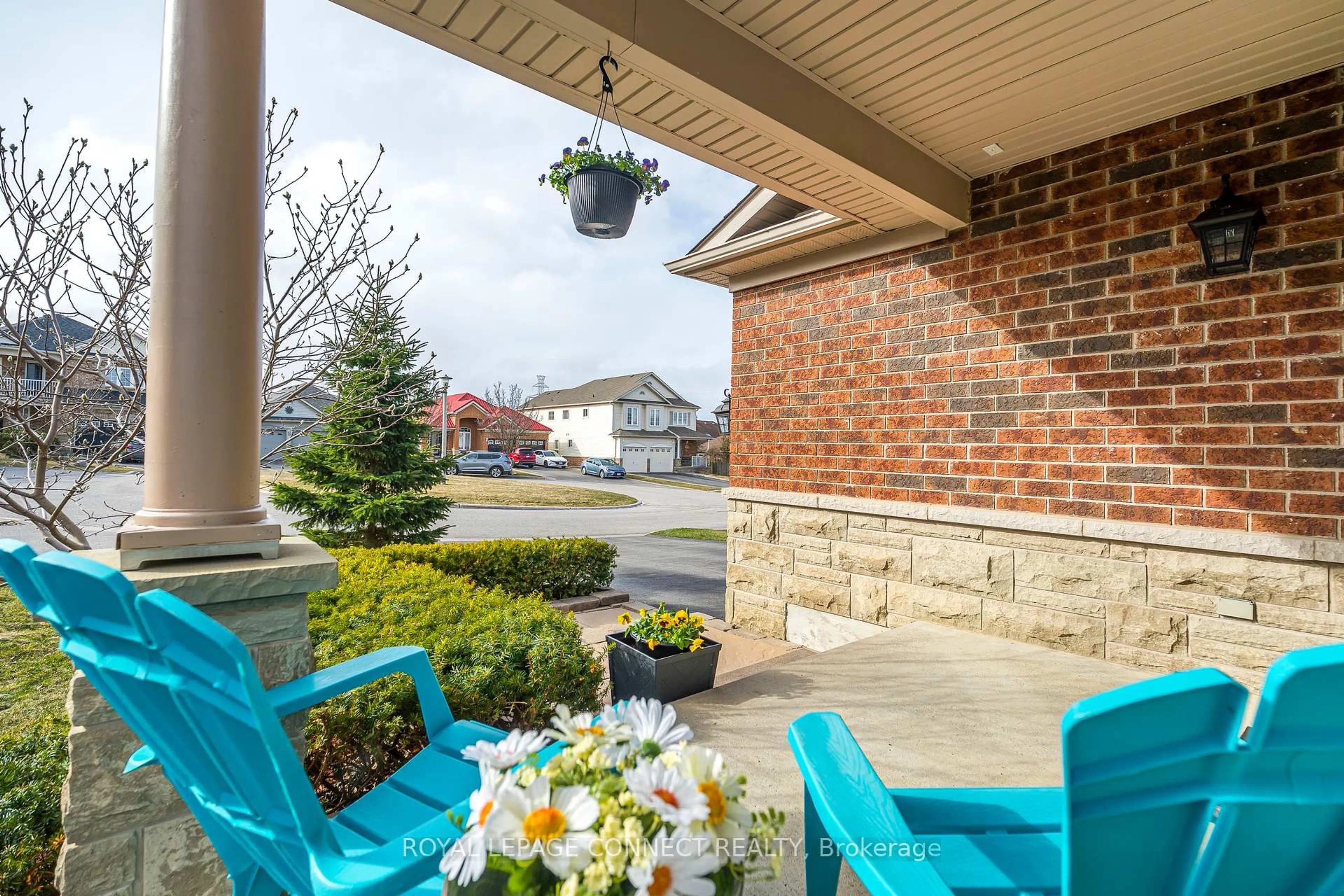 Patio, street for 1796 Whitestone Crt, Oshawa Ontario L1K 2Z4