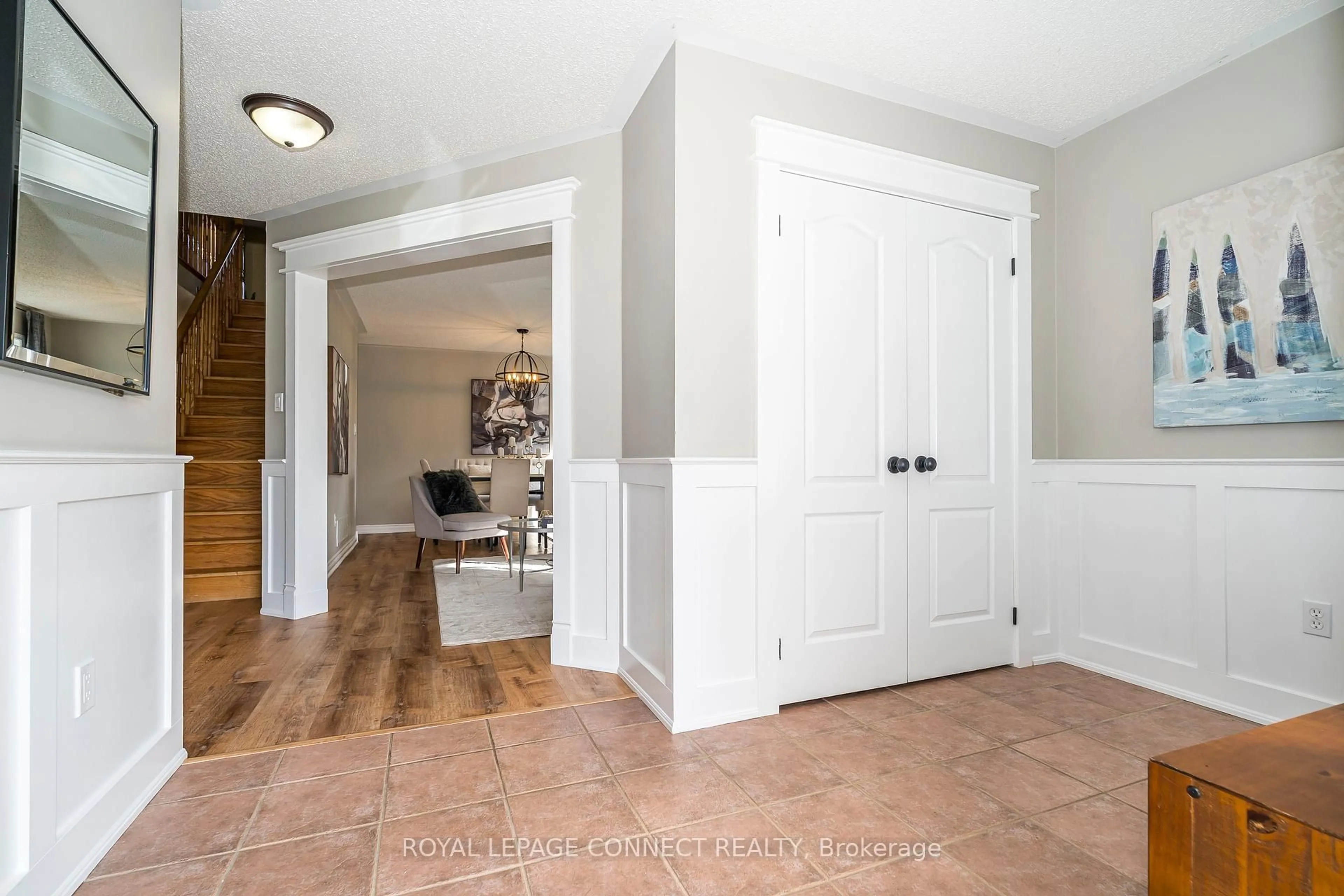 Indoor entryway for 1796 Whitestone Crt, Oshawa Ontario L1K 2Z4