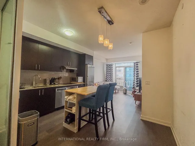 Additional image 10 of 255 Village Green Sq Unit 3104