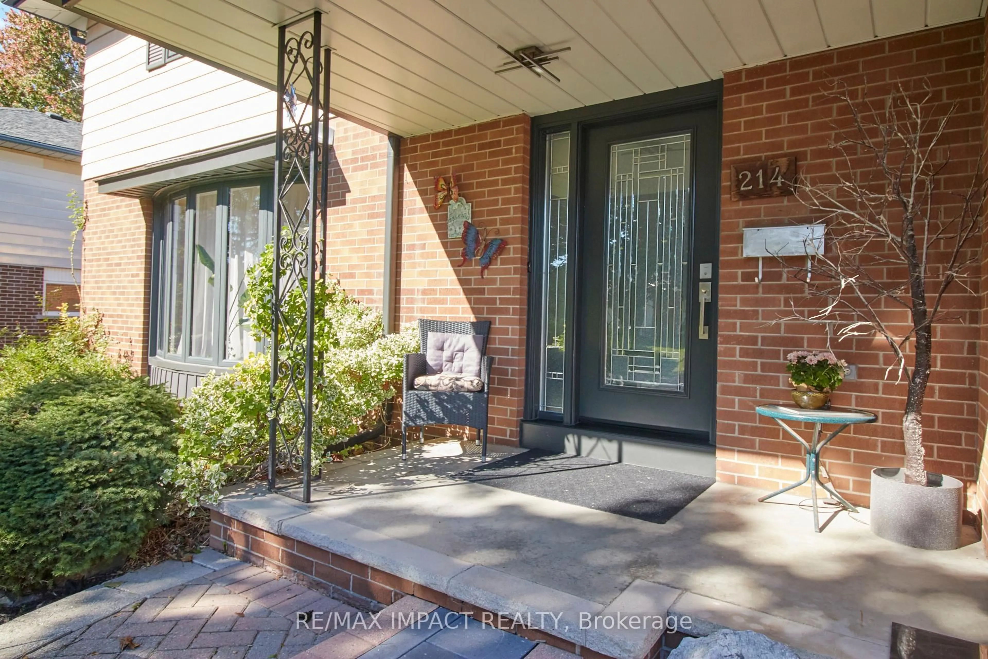Unknown for 214 Marigold Ave, Oshawa Ontario L1G 3G3