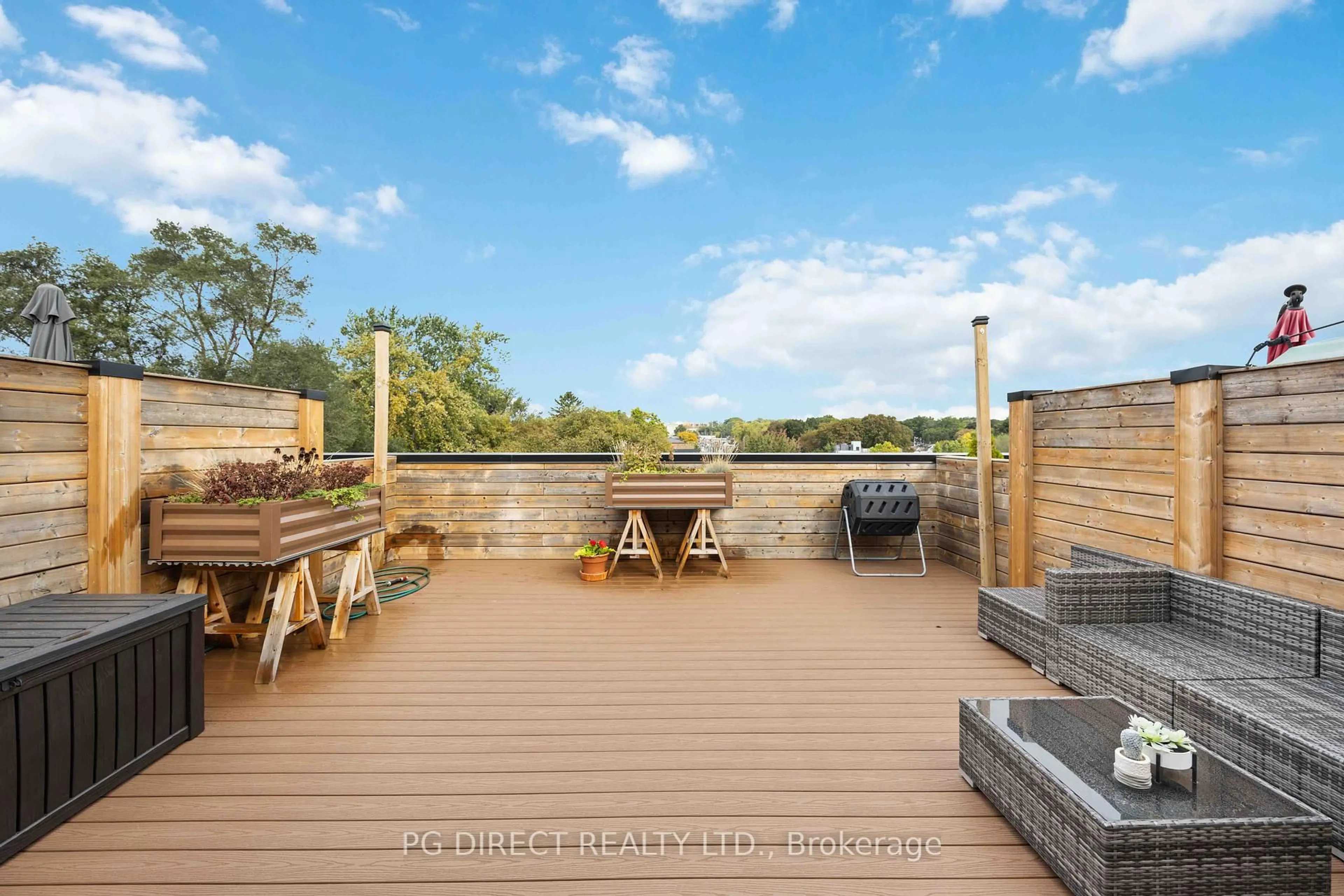 Patio, water/lake/river/ocean view for 100 Coxwell Ave #18, Toronto Ontario M4L 0B5