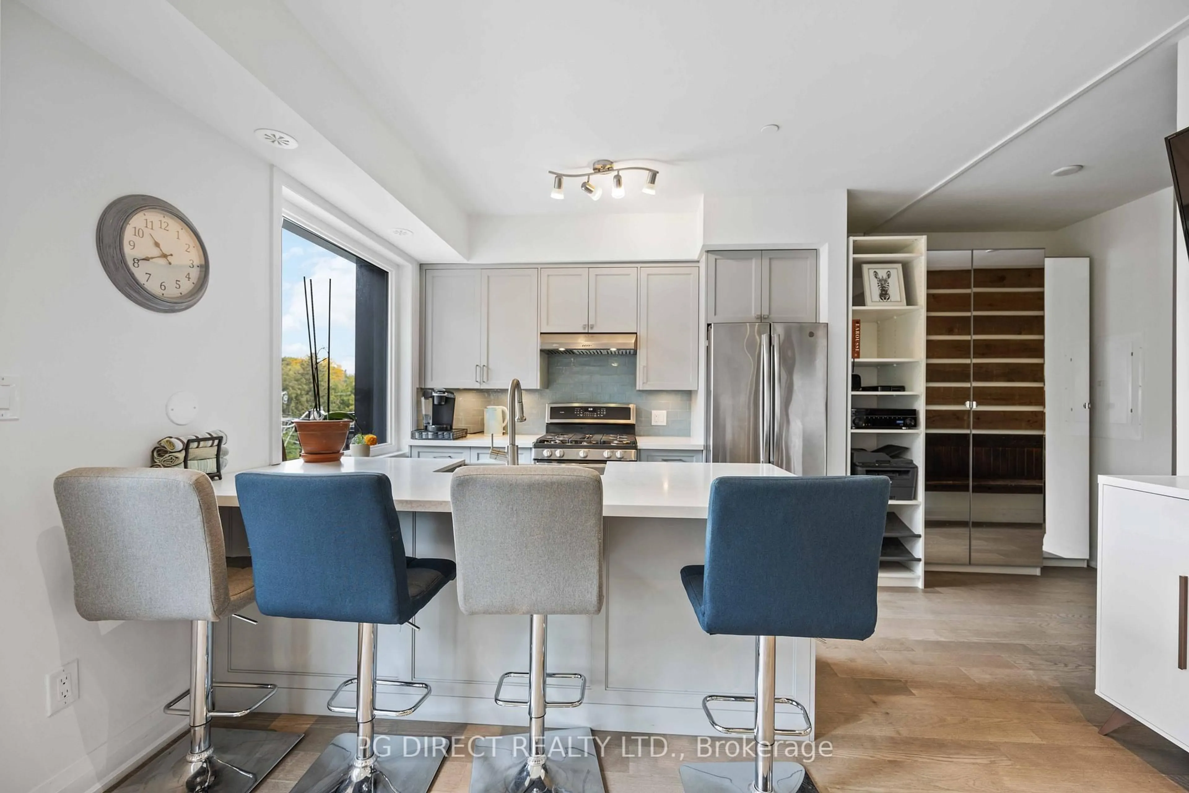 Open concept kitchen, ceramic/tile floor for 100 Coxwell Ave #18, Toronto Ontario M4L 0B5