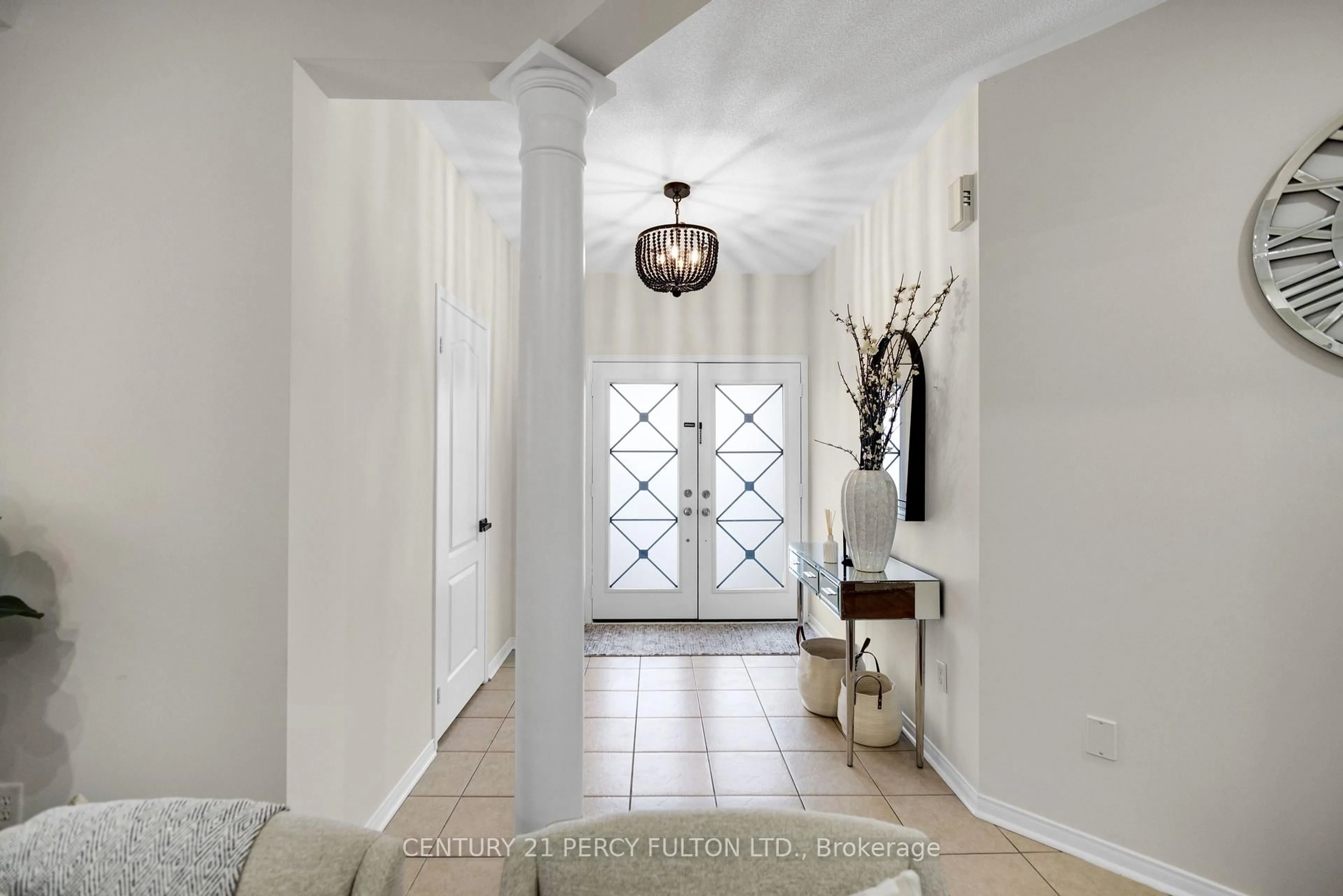 Indoor entryway for 1348 Wallig Ave, Oshawa Ontario L1K 0J5