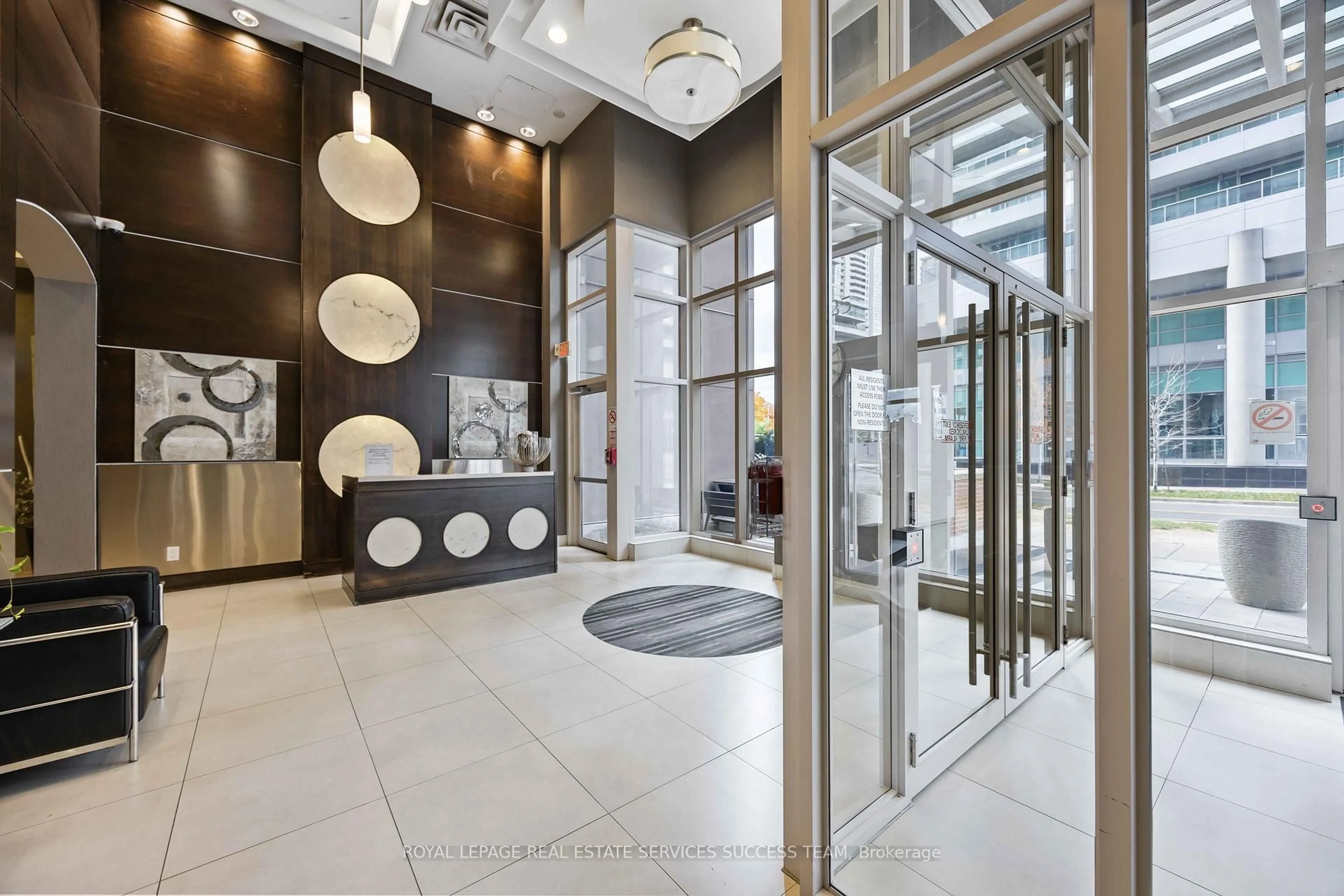 Indoor foyer for 25 Town Centre Crt #1205, Toronto Ontario M1P 0B4