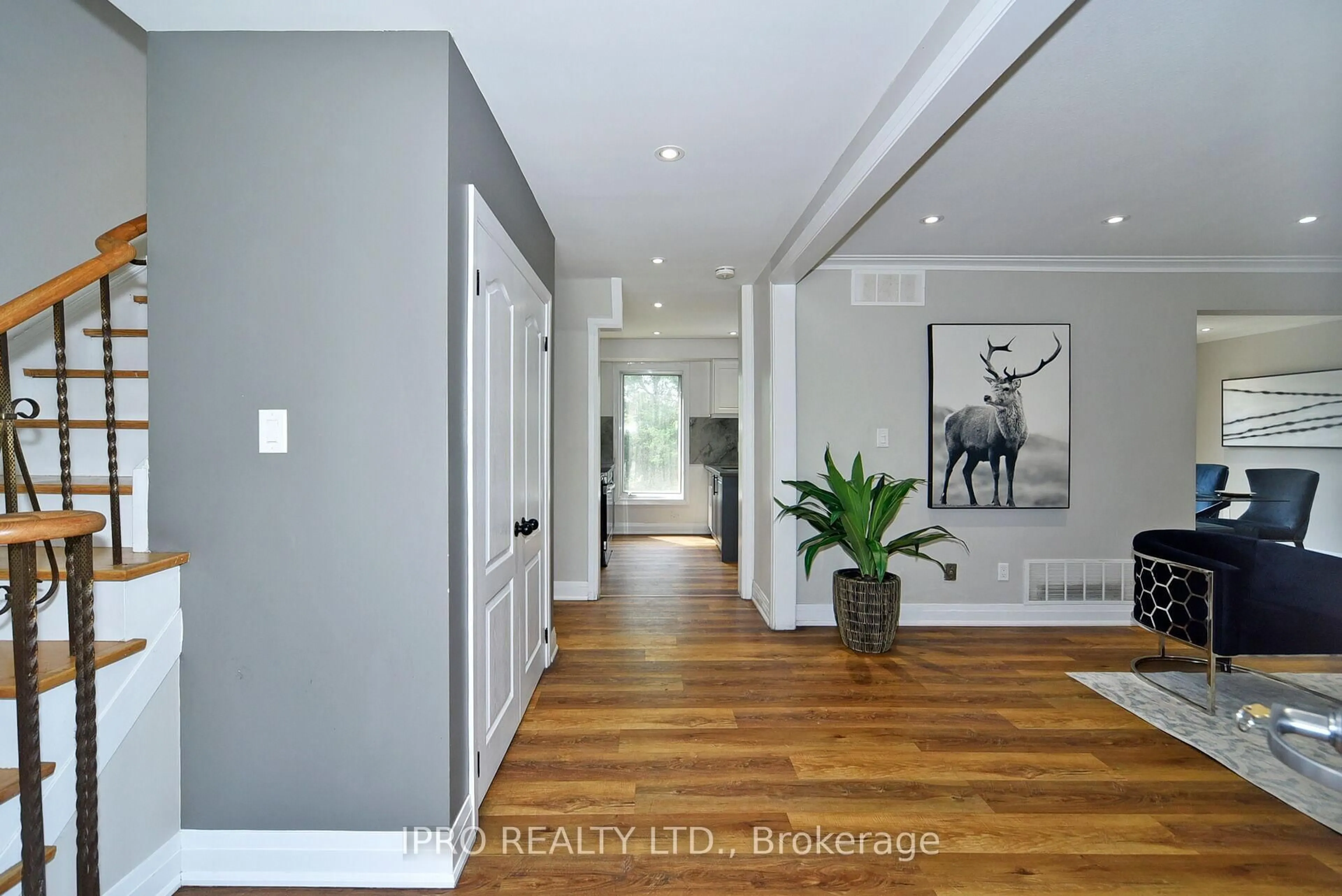 Indoor entryway for 37 Marcella St, Toronto Ontario M1G 1K9