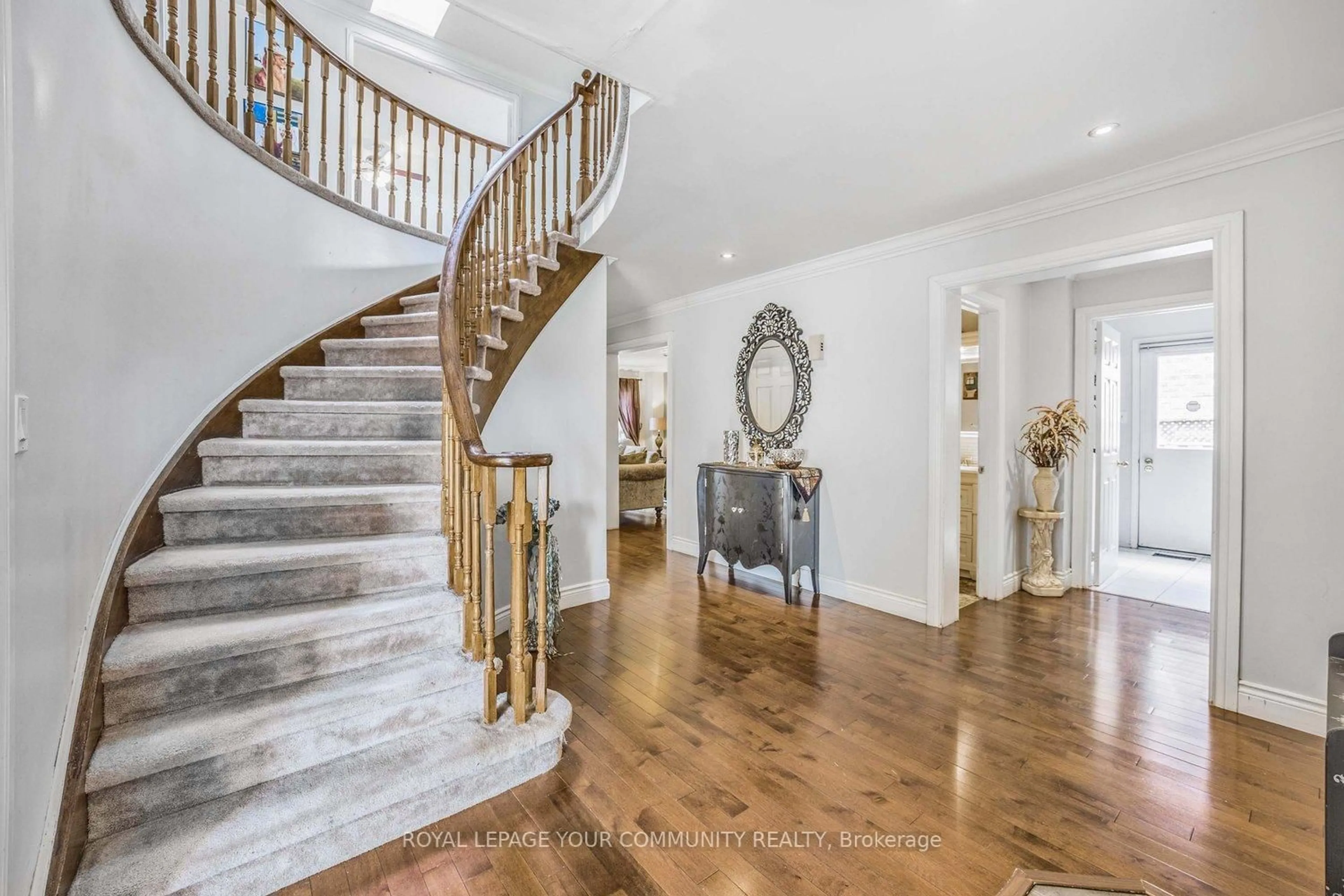 Unknown for 261 Hoover Dr, Pickering Ontario L1V 5R9