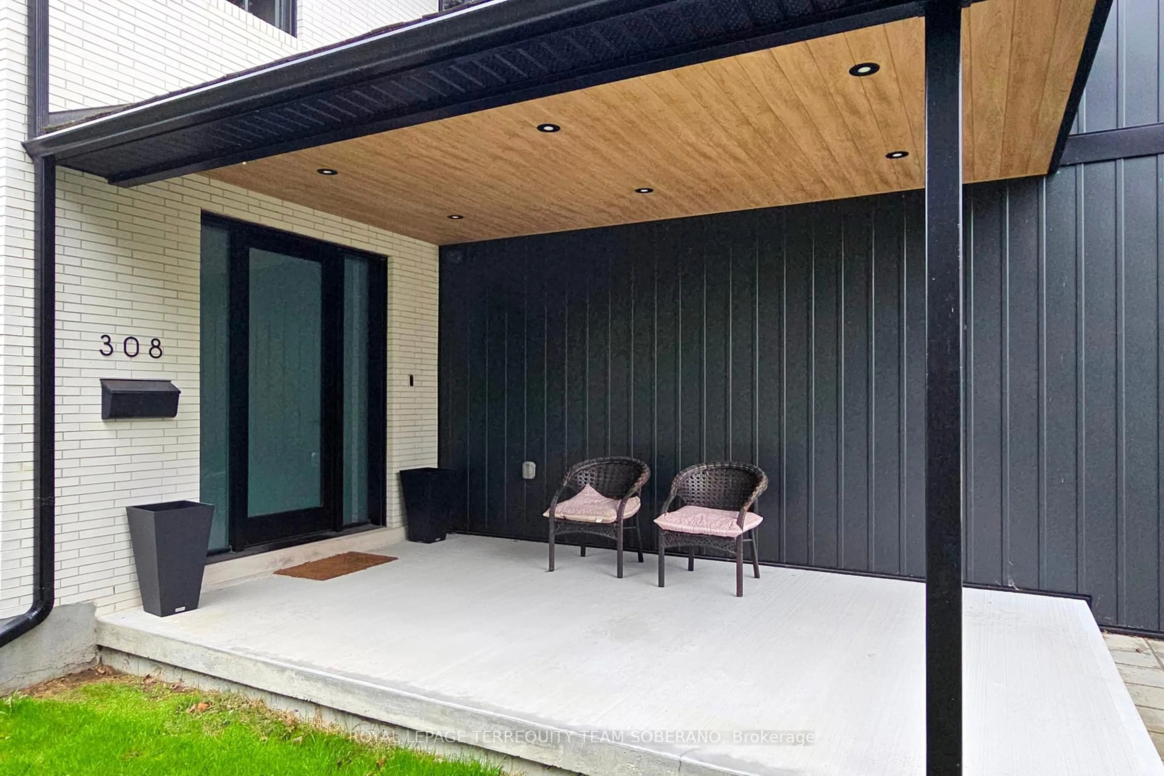 Patio, street for 308 Ridgewood Rd, Toronto Ontario M1C 2X2