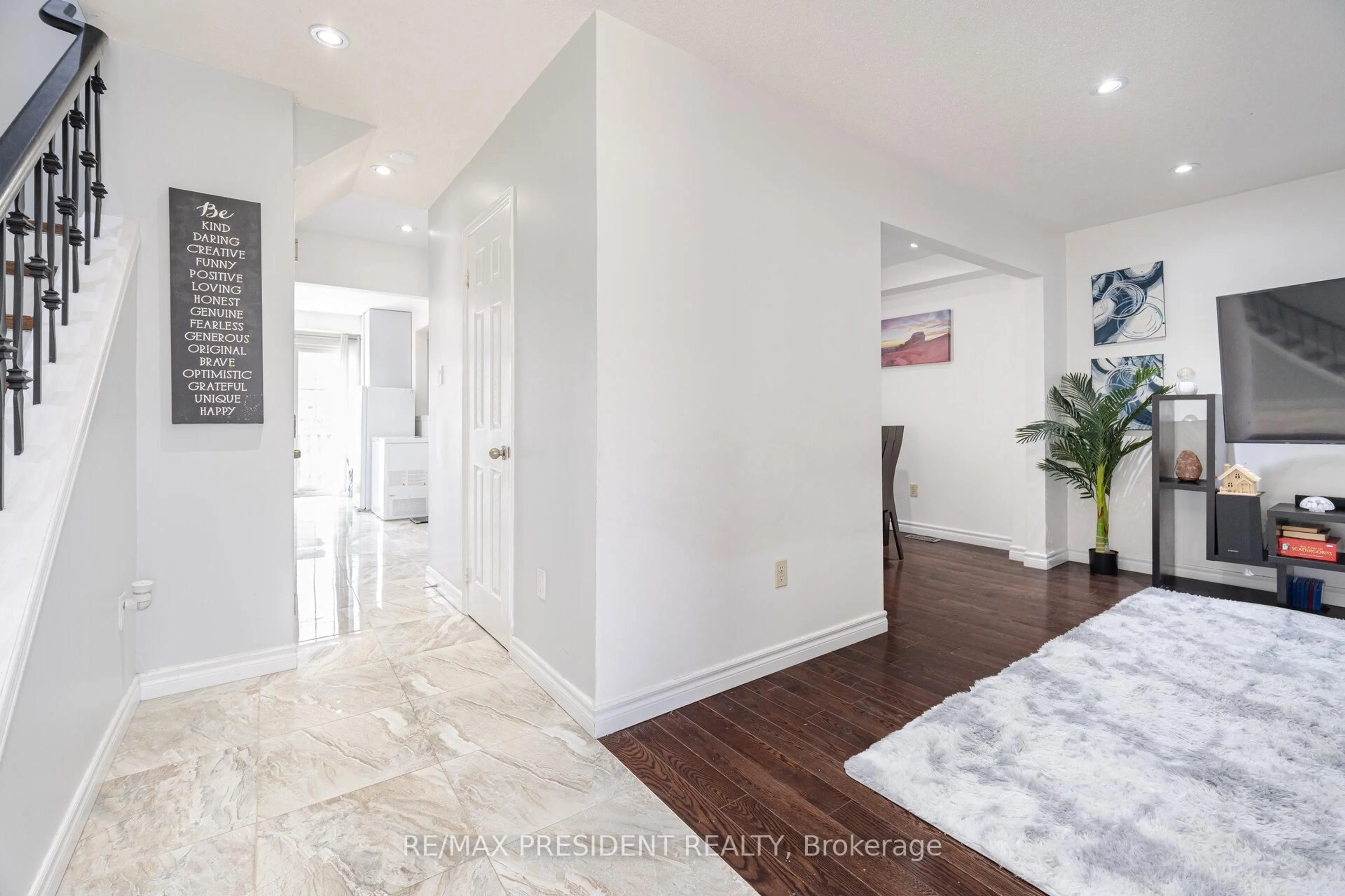 Indoor entryway for 69 Chalmers Cres, Ajax Ontario L1S 5Y1