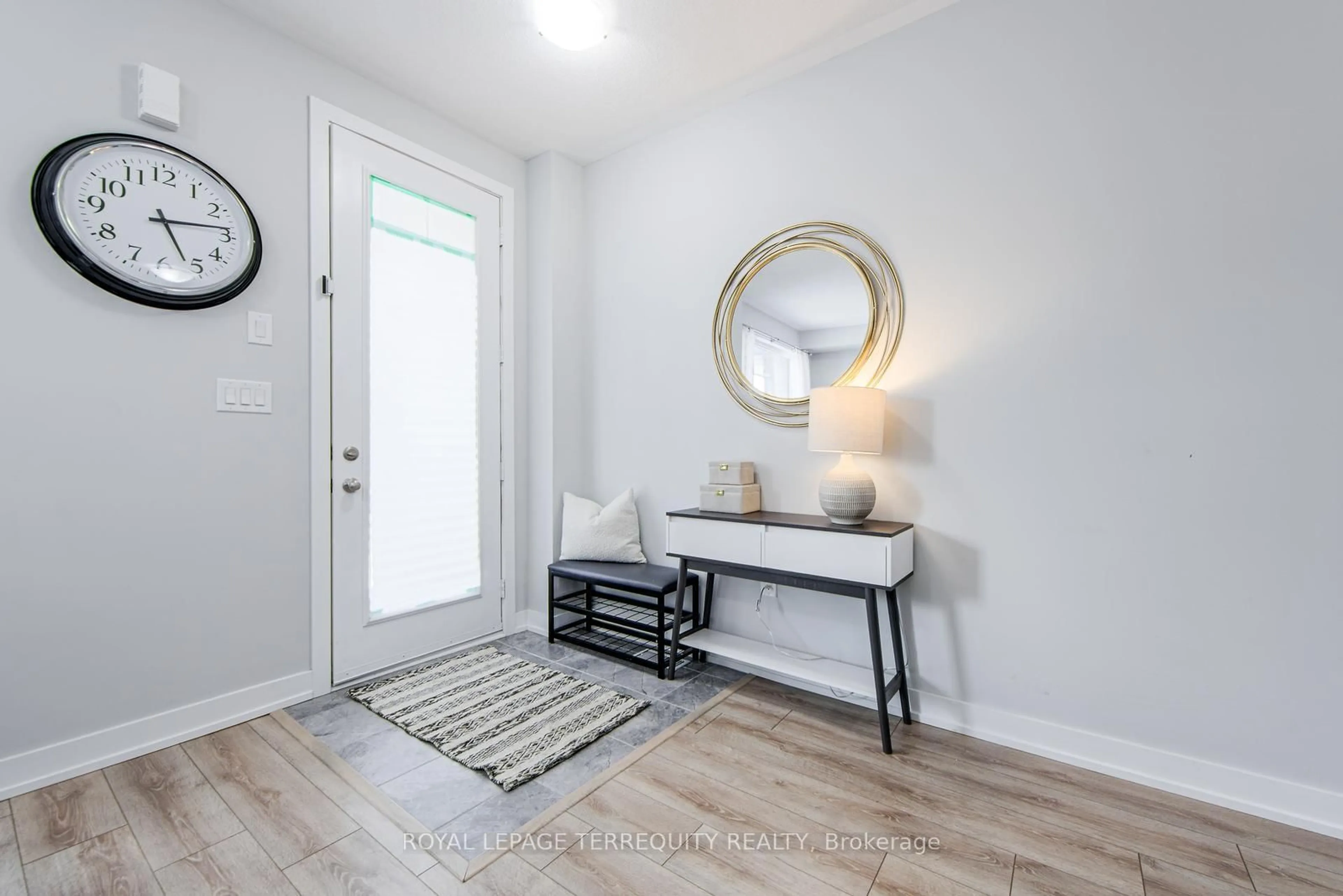 Indoor entryway for 19 Assunta Lane, Clarington Ontario L1C 7H3