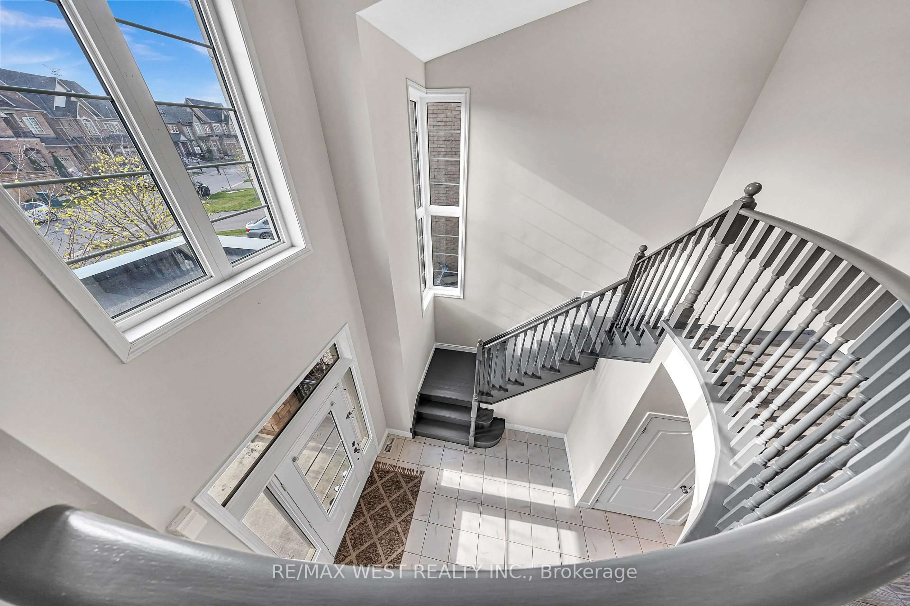 Stairs for 2485 Bandsman Cres, Oshawa Ontario L1L 0M1