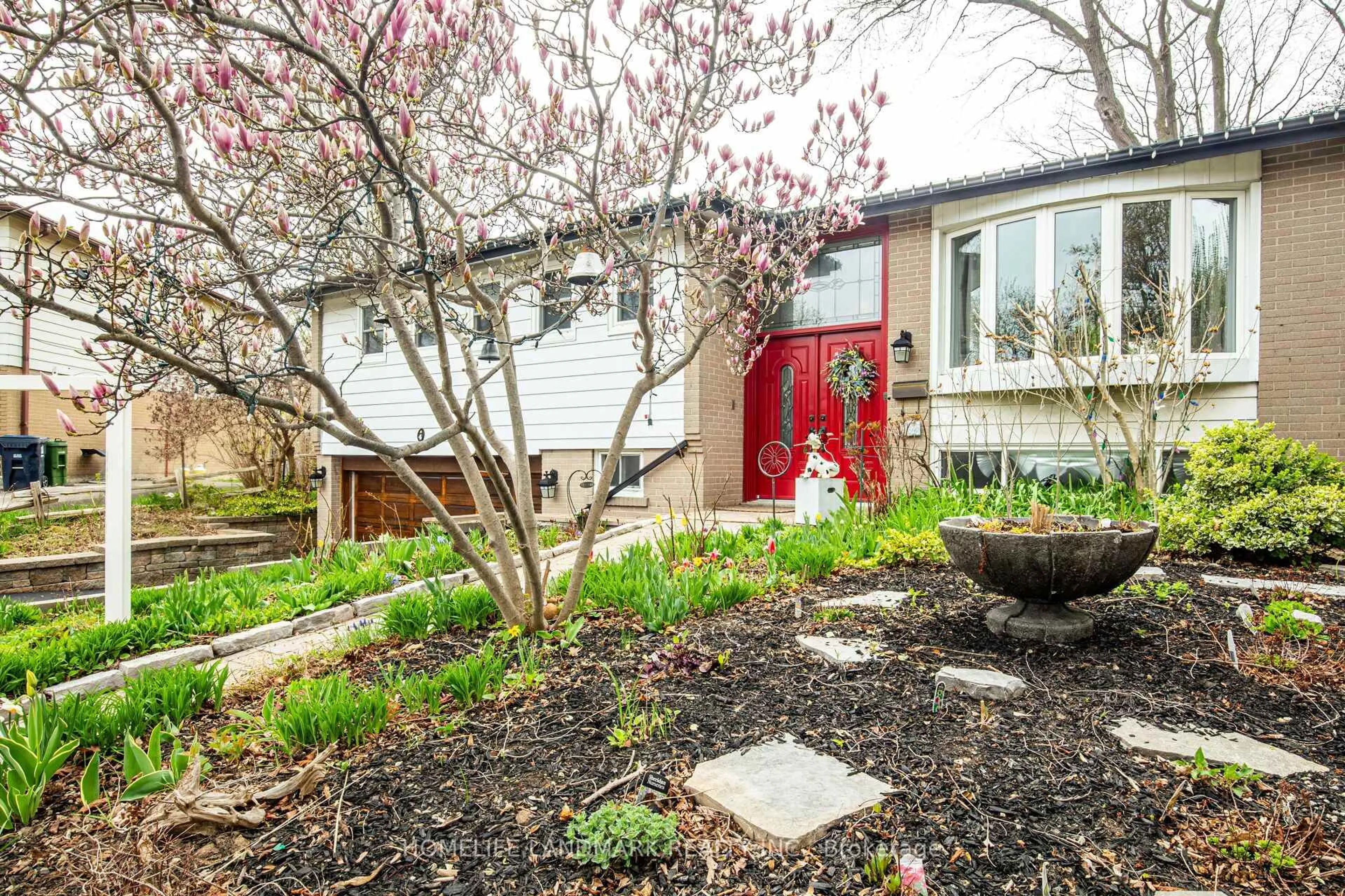 Patio, street for 4 Steepmaple Grve, Toronto Ontario M1E 4P5