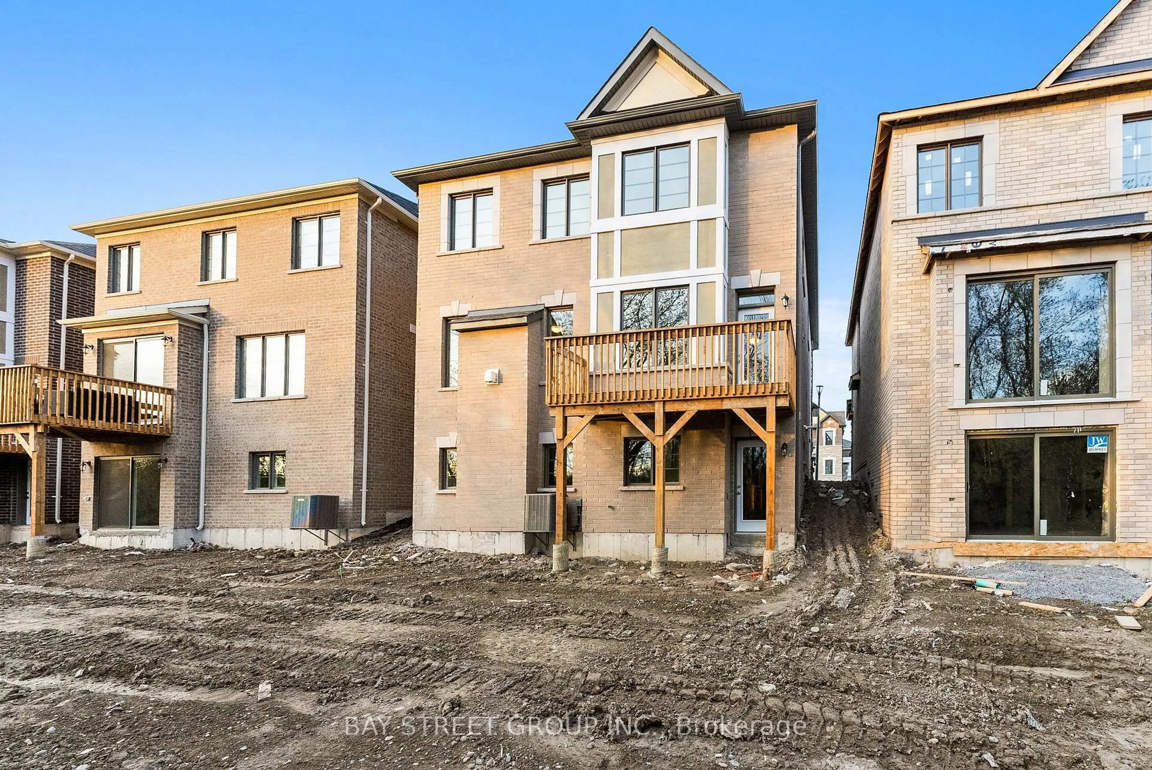 Unknown for 3316 Marchington Sq, Pickering Ontario L1X 0N9