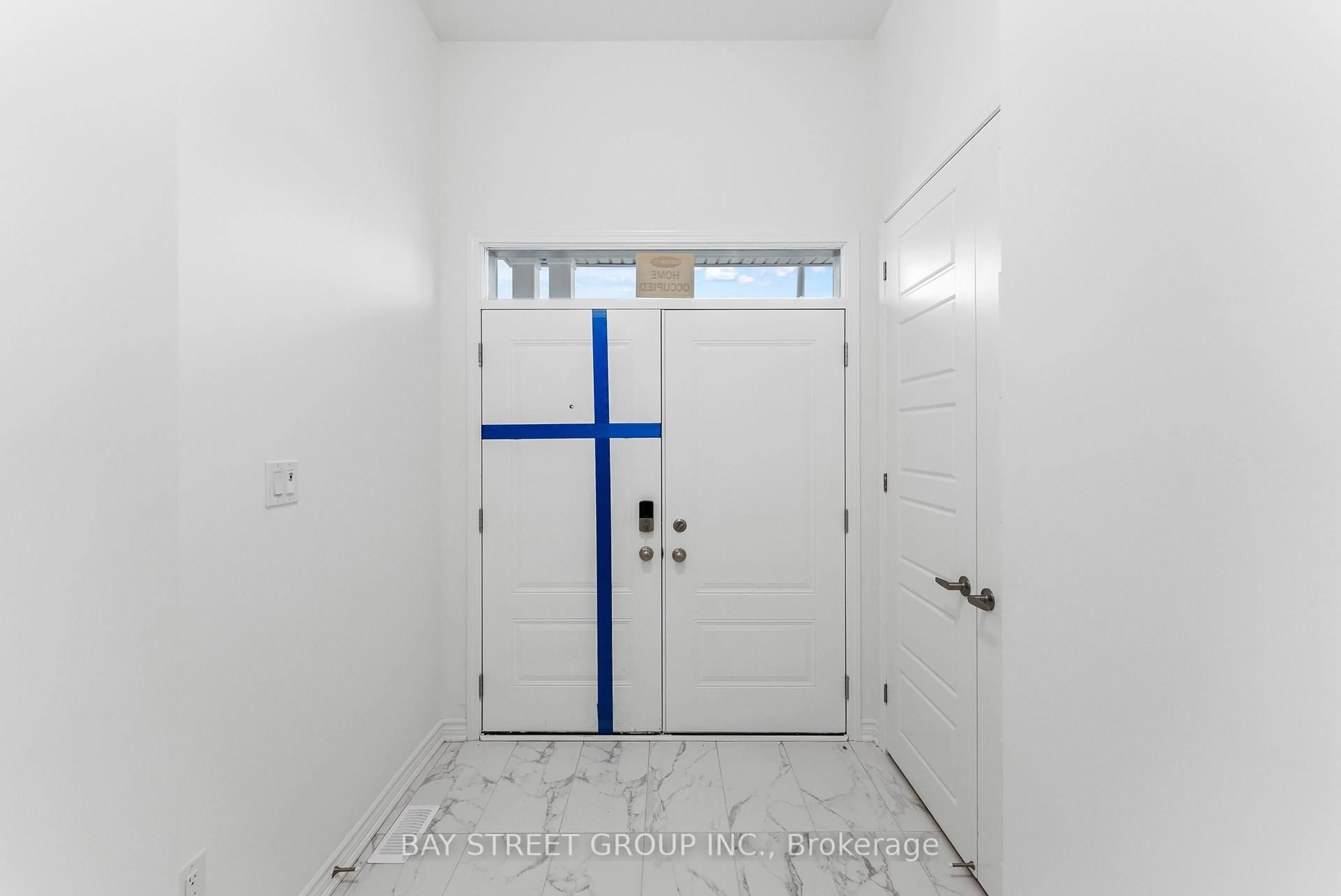 Indoor entryway for 3316 Marchington Sq, Pickering Ontario L1X 0N9