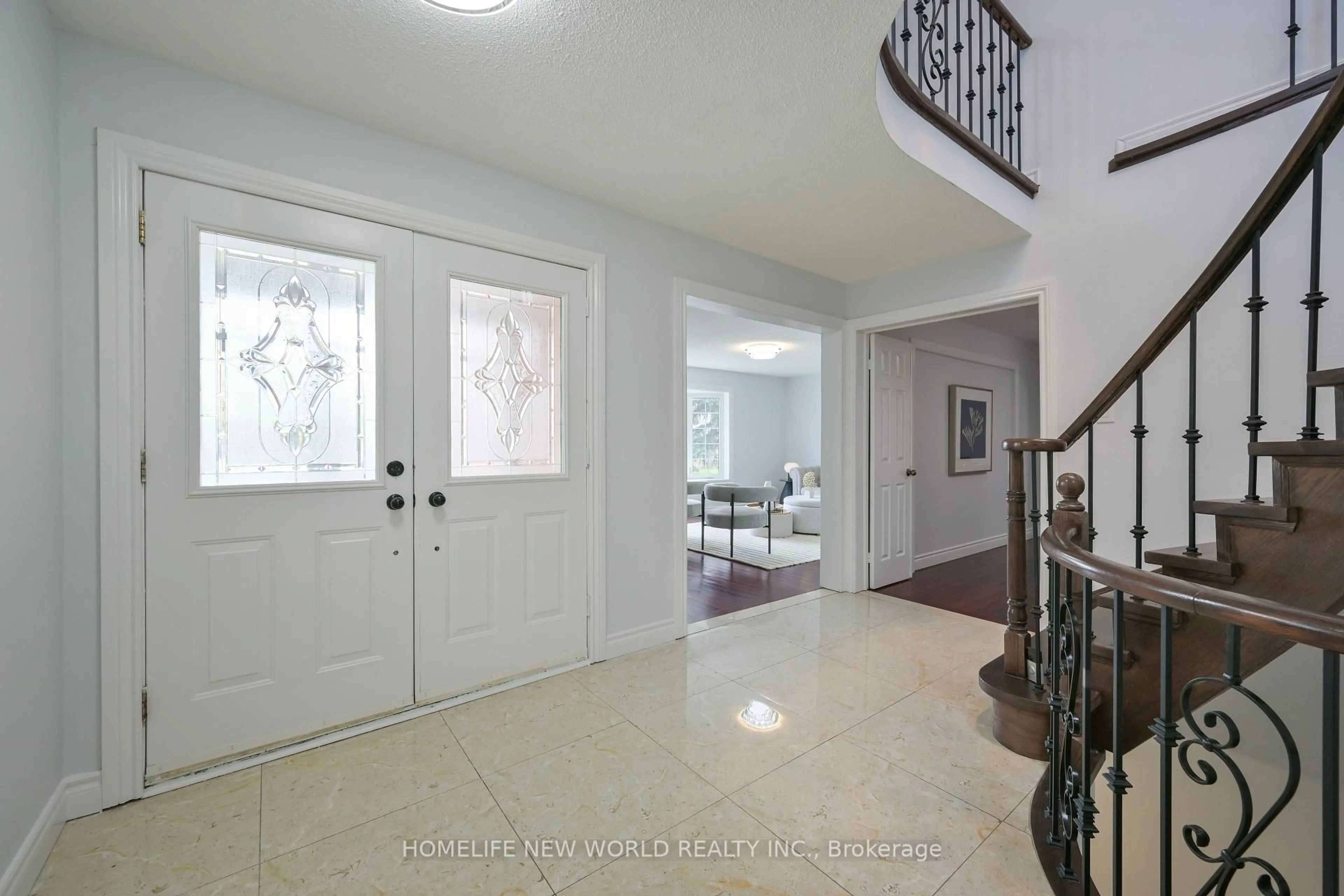 Indoor entryway for 356 Goldhawk Tr, Toronto Ontario M1V 4G1