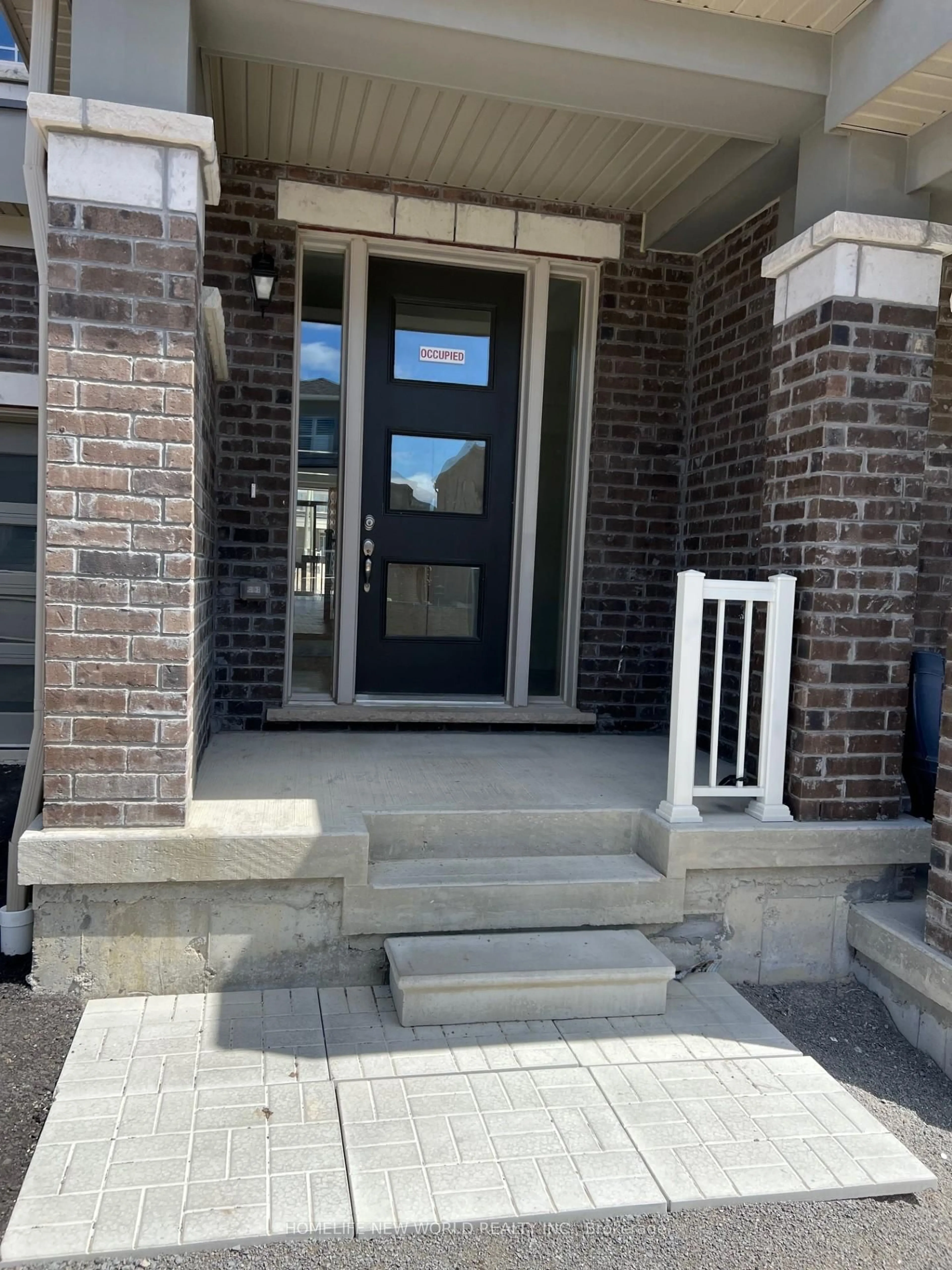 Indoor entryway for 2925 Hawkridge Lane, Pickering Ontario L1X 0P5