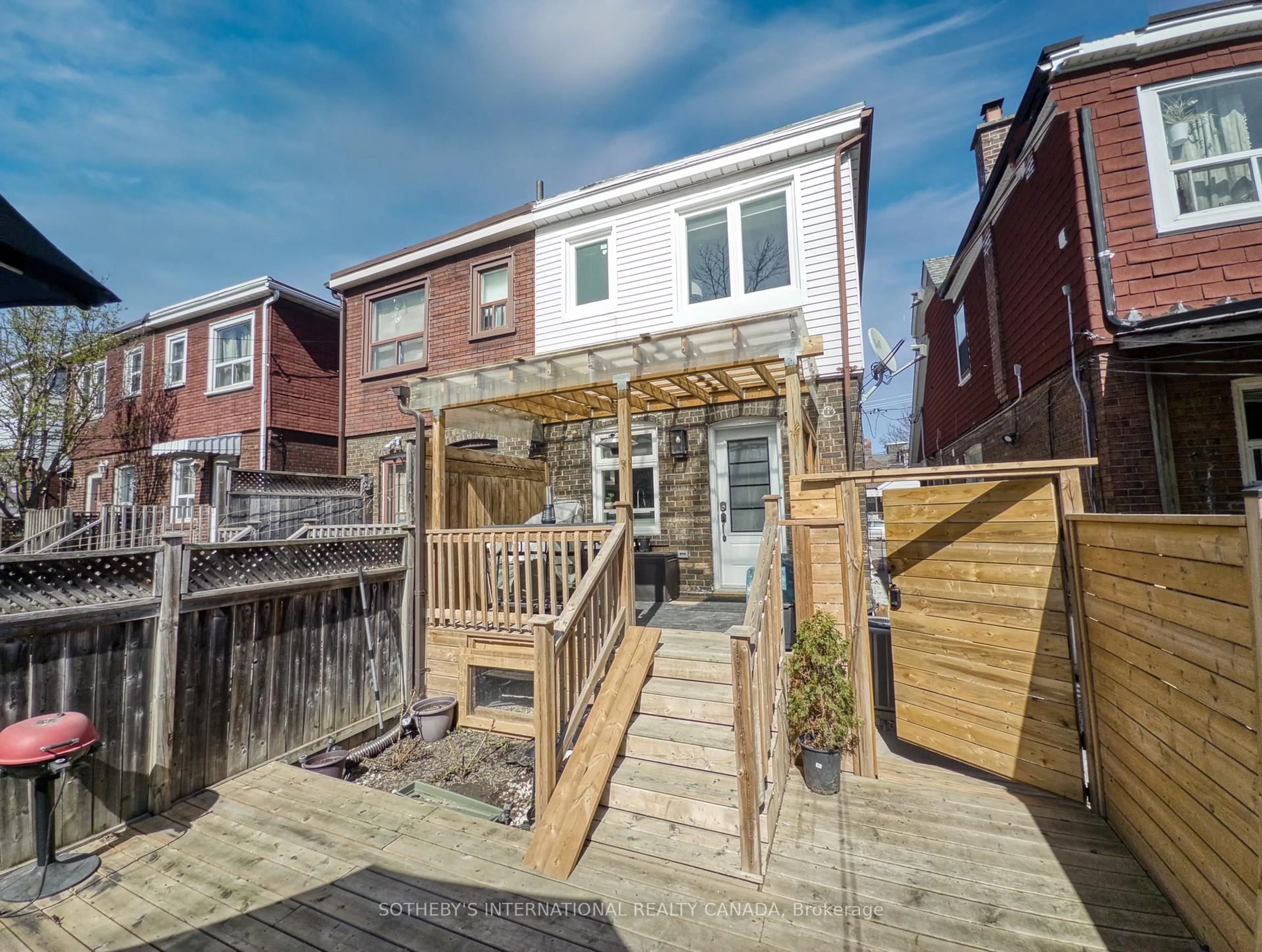 Unknown for 26 Greenwood Ave, Toronto Ontario M4L 2P4
