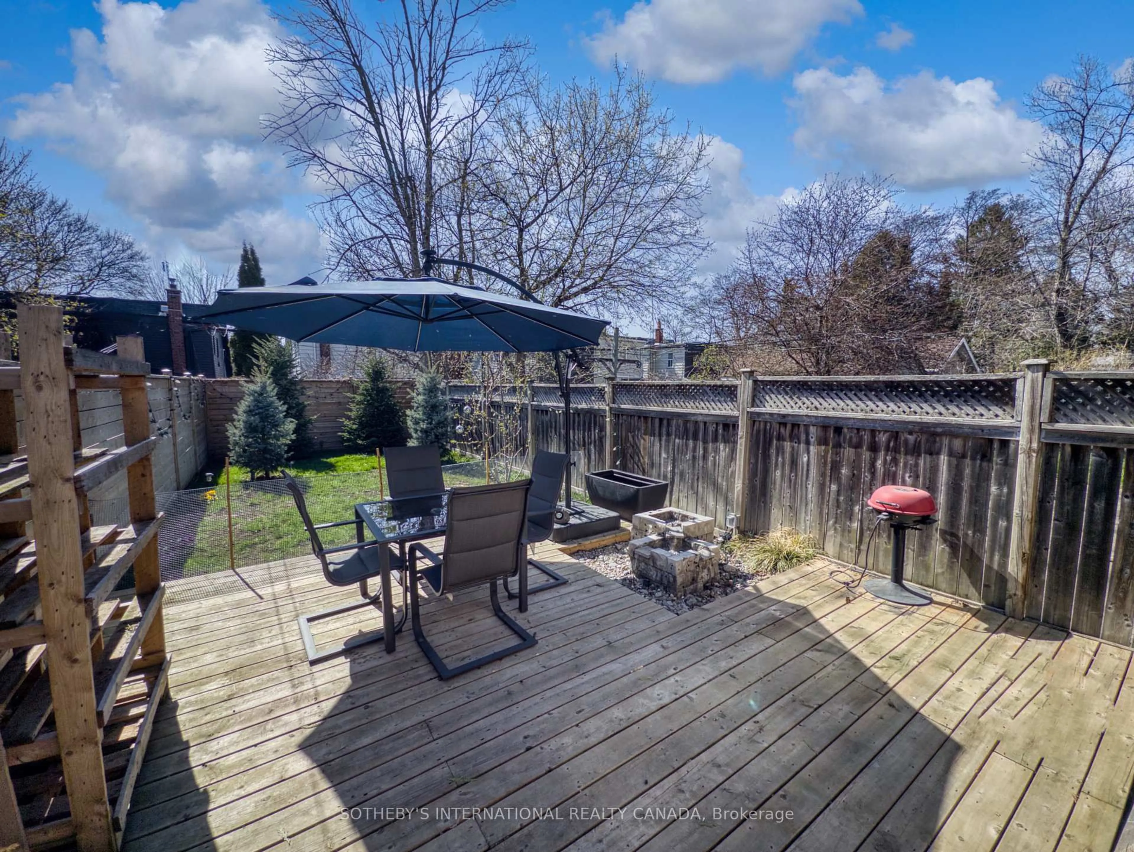 A pic from outside/outdoor area/front of a property/back of a property/a pic from drone, unknown for 26 Greenwood Ave, Toronto Ontario M4L 2P4
