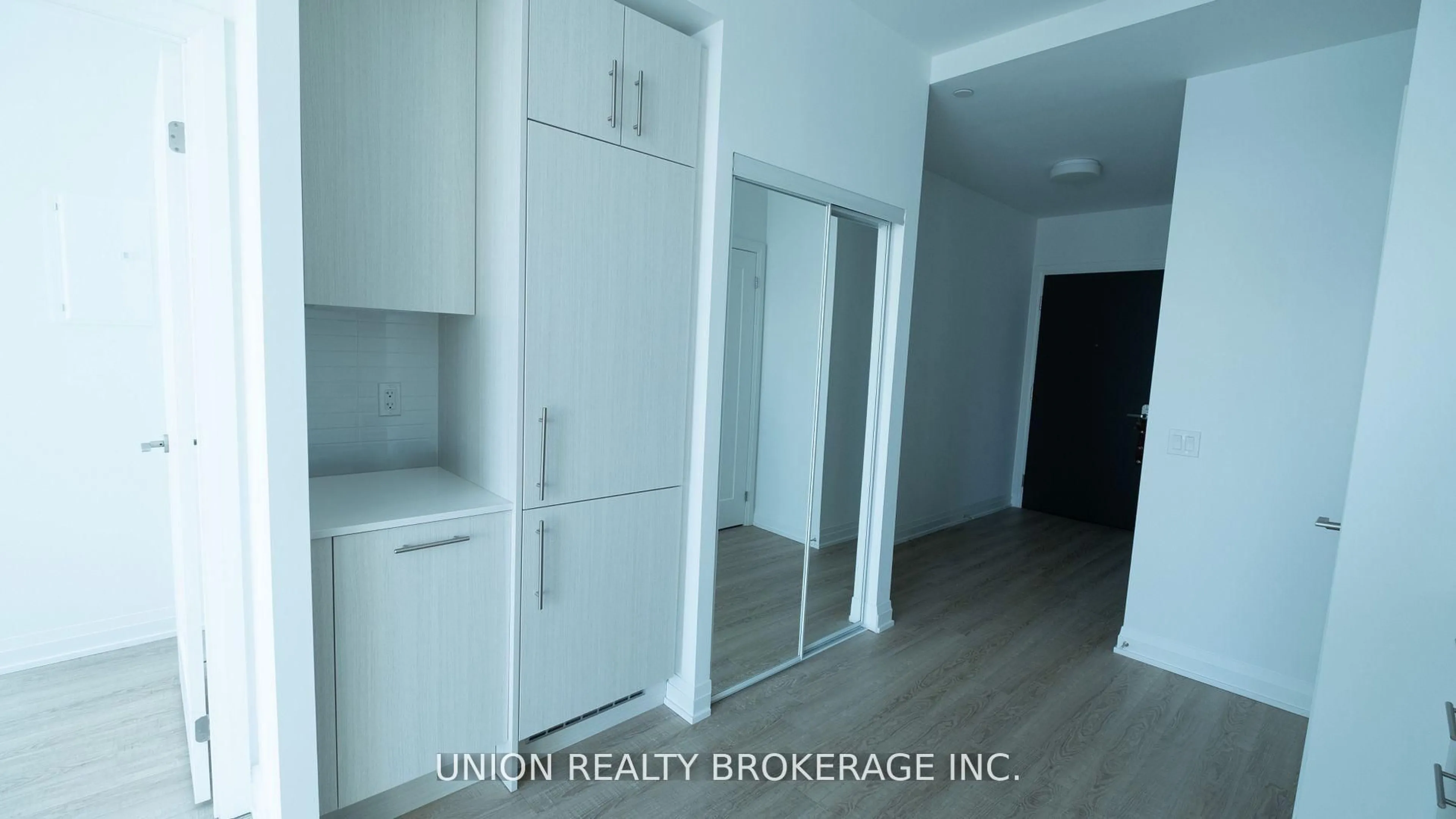 A pic of a room for 286 Main St #606, Toronto Ontario M4C 0B3