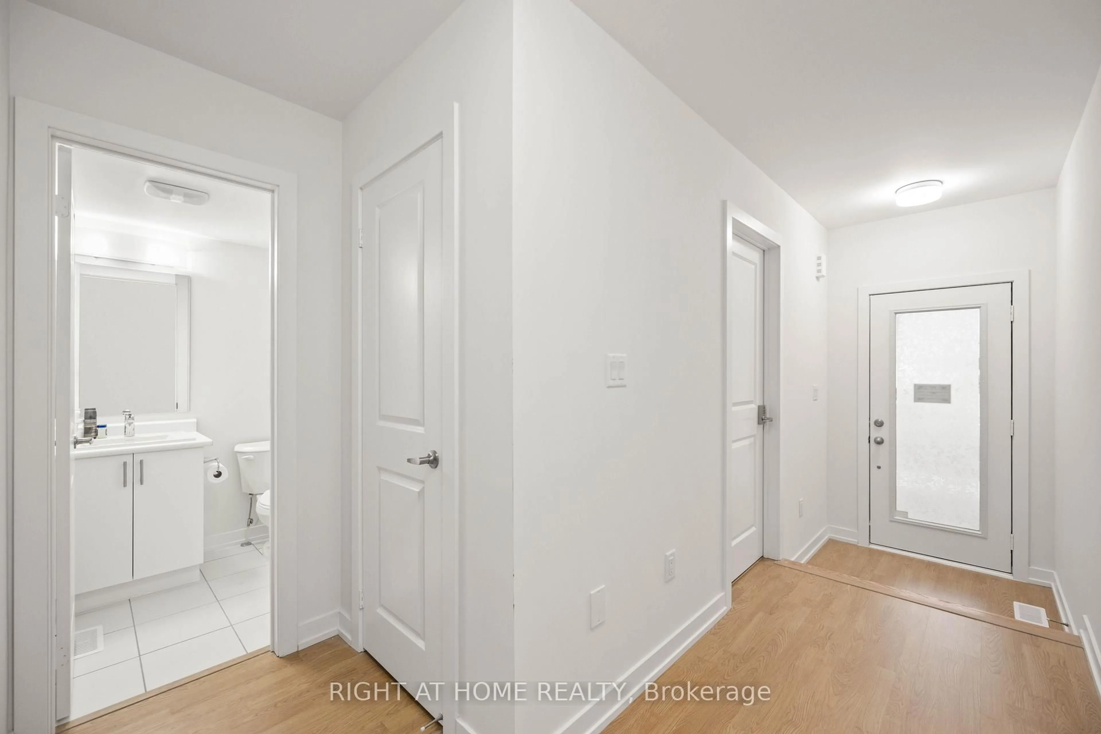 Unknown for 1557 Midland Ave, Toronto Ontario M1P 0G3