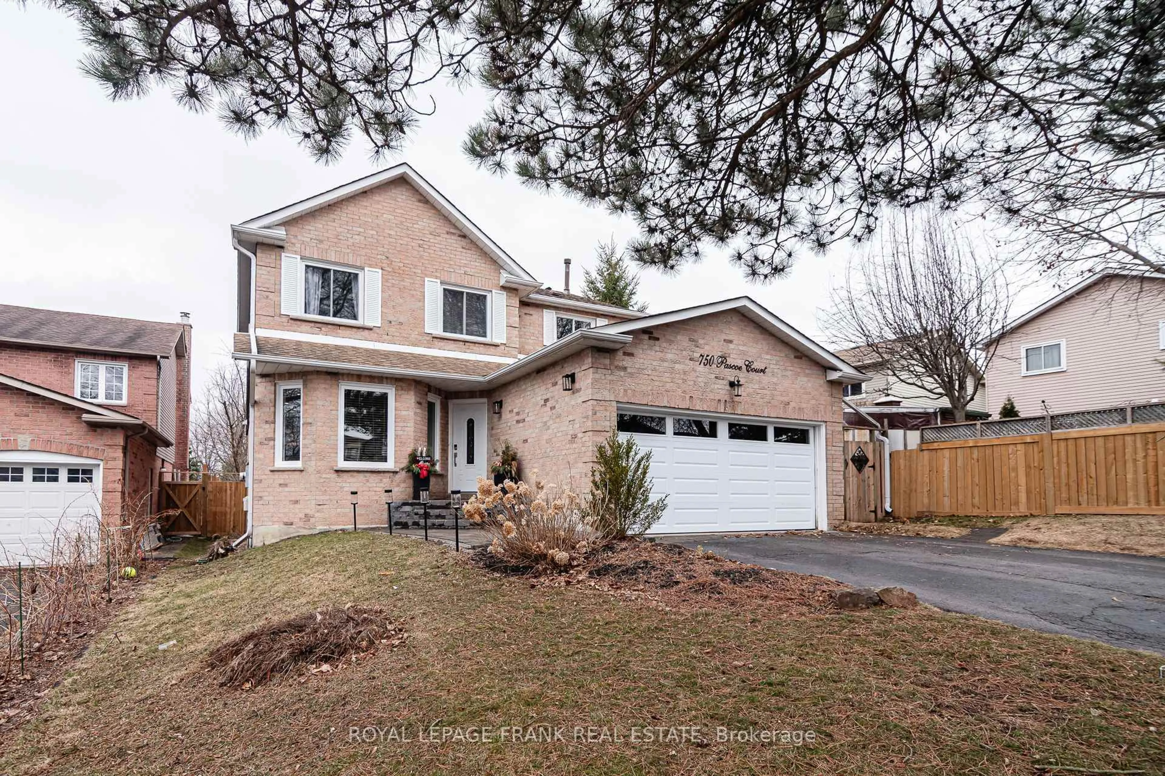 Home with brick exterior material, street for 750 Pascoe Crt, Oshawa Ontario L1K 1S9