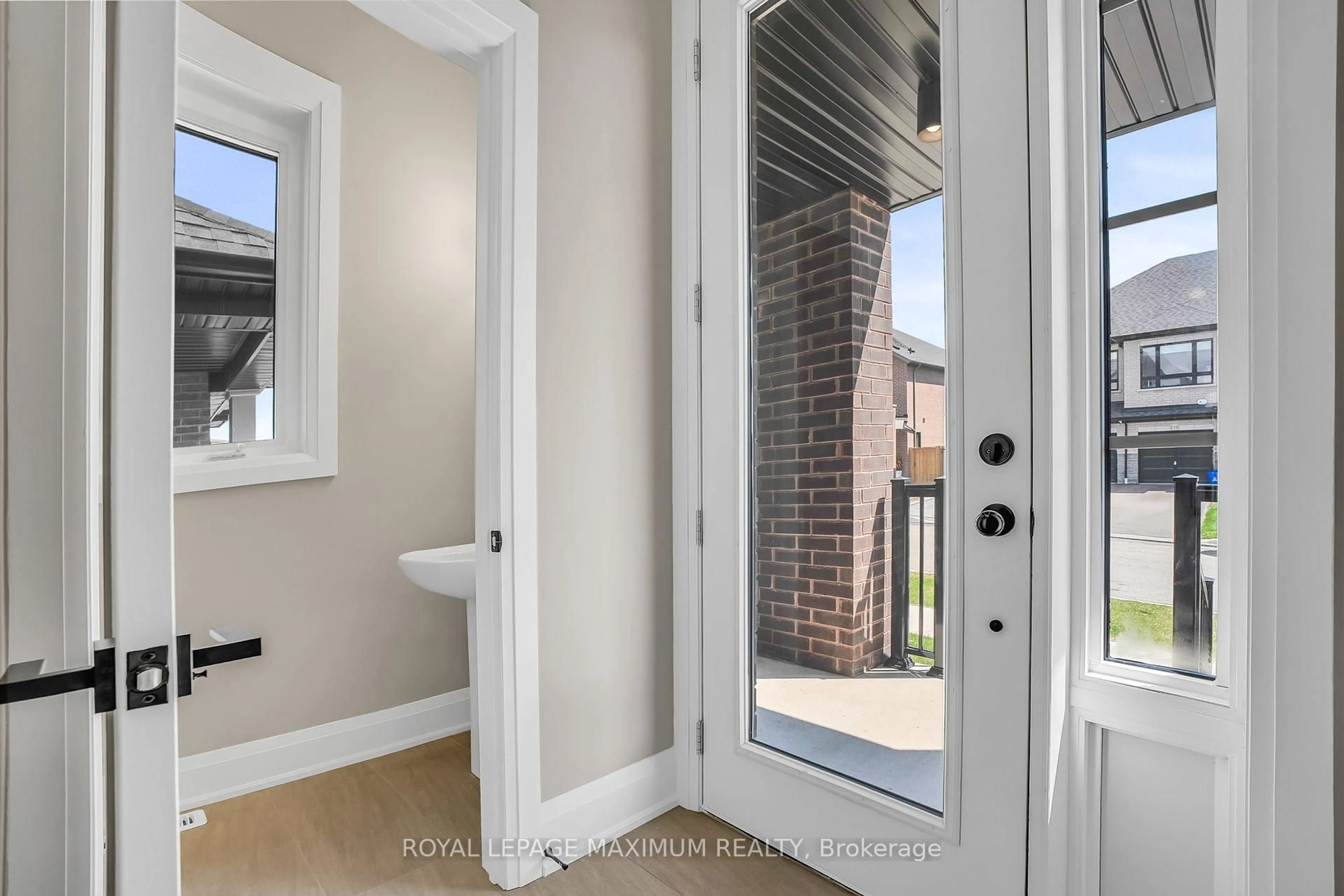 Indoor entryway for 139 Closson Dr, Whitby Ontario L1P 0M7