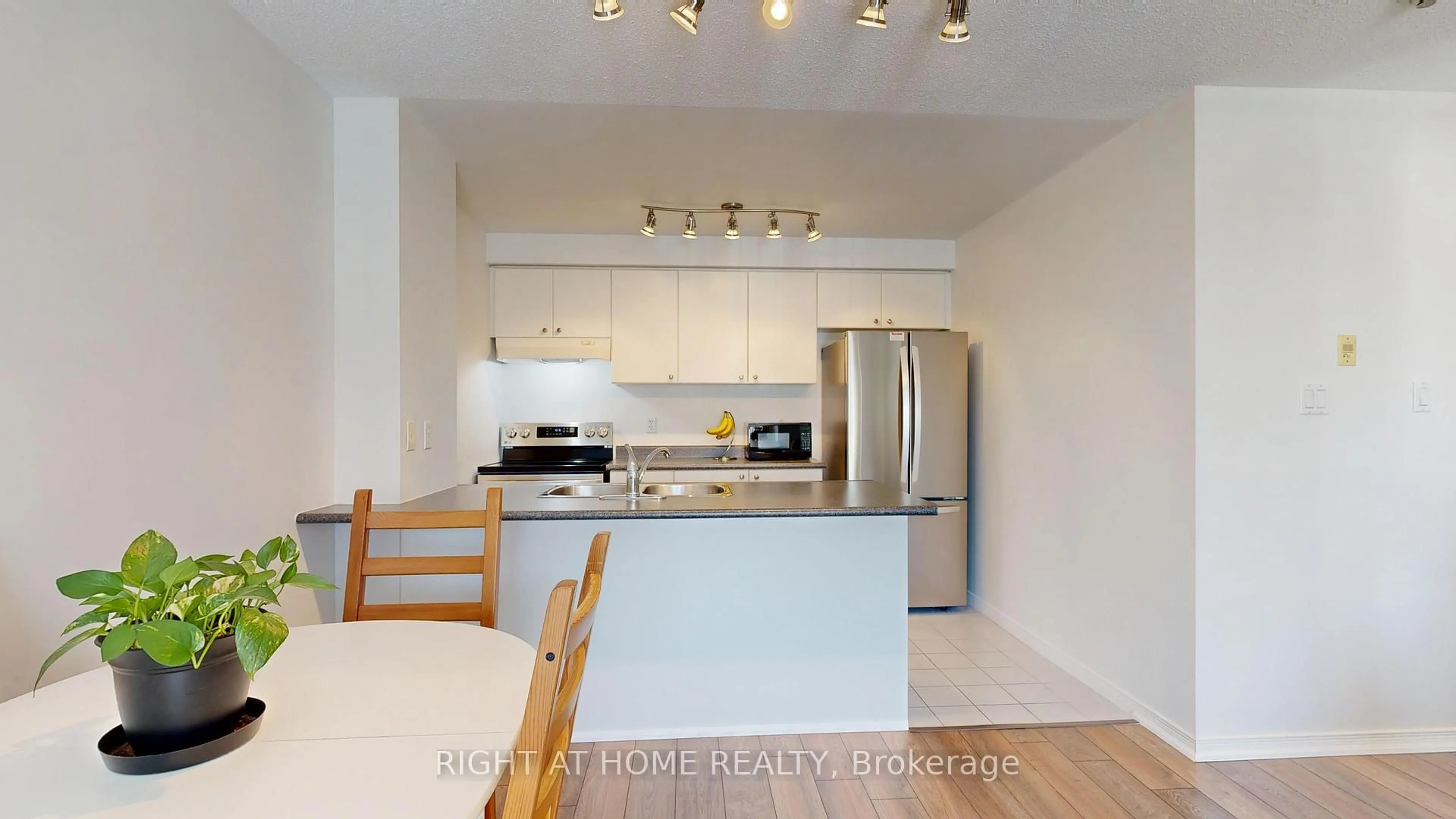 Unknown for 91 Aspen Springs Dr #303, Clarington Ontario L1C 5J9